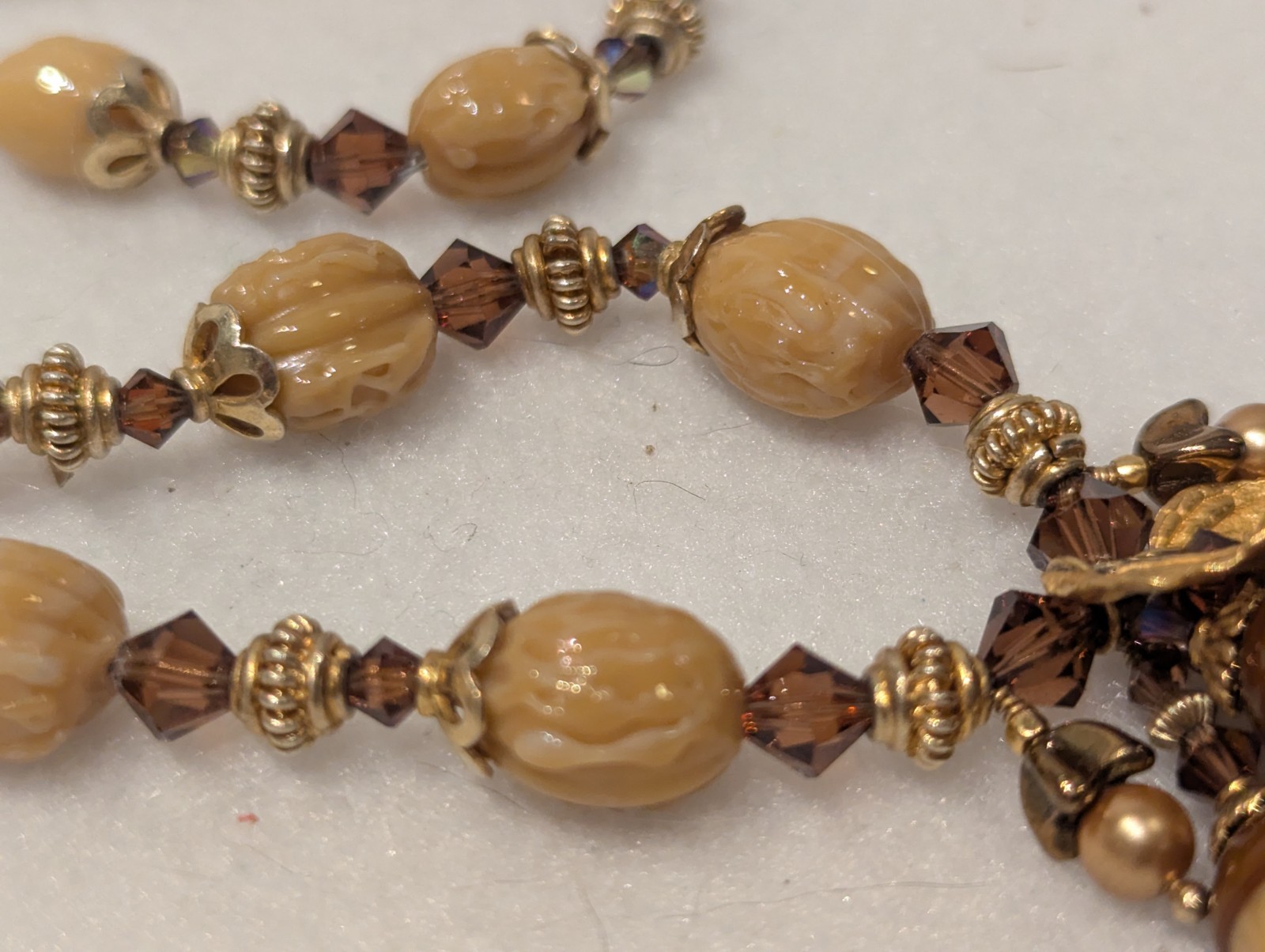 Vintage Brown Molded Glass Acorn & Pecan Bead Autumn Necklace 15-17 In Adj