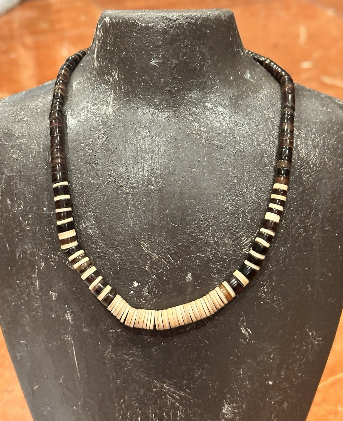BROWN TAN SHELL COCONUT BEADS 15″ CHOKER BEACH Necklace 1980S SURFER HIPPIE EU