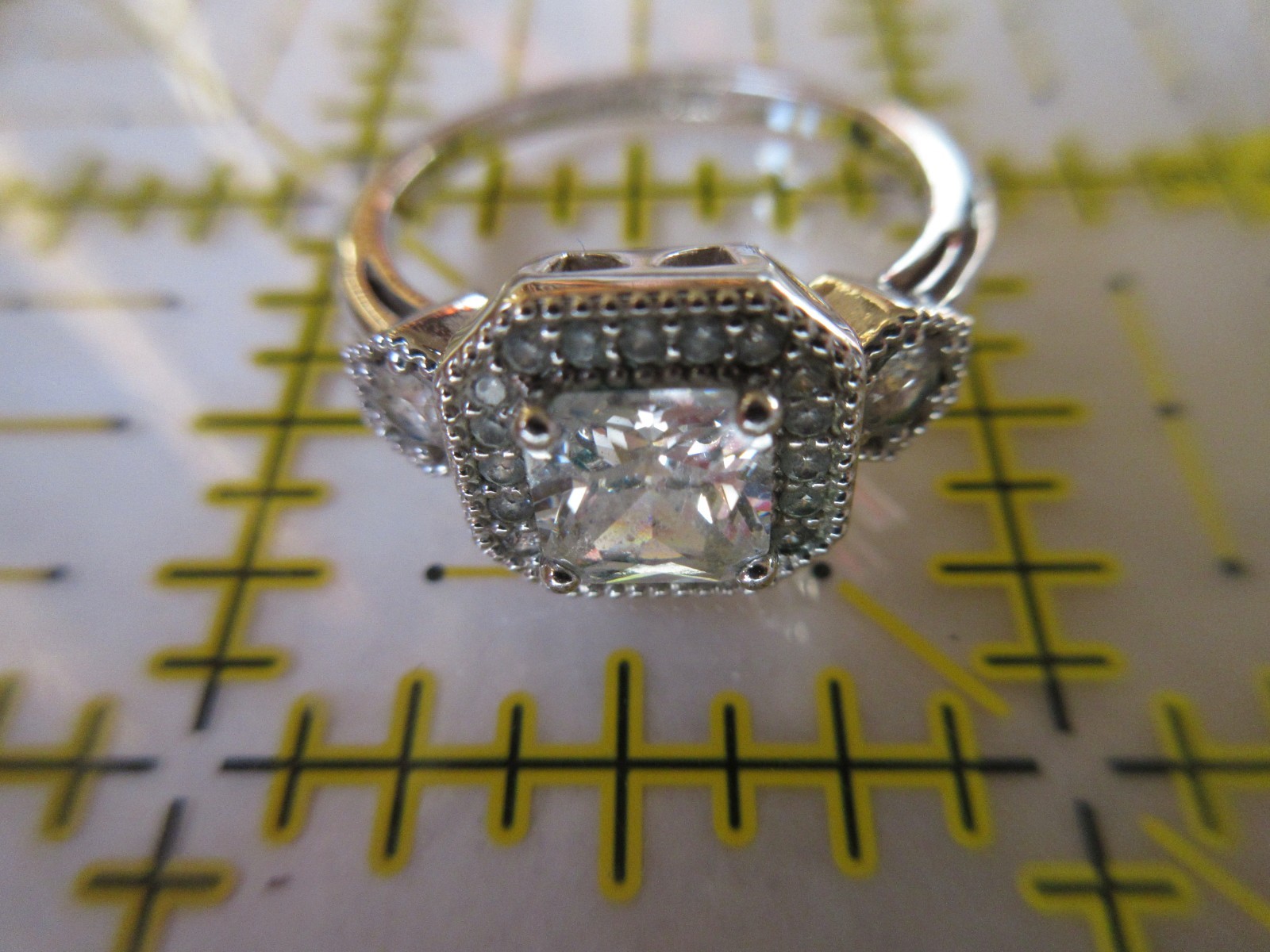 Vintage signed STELLA & DOT Clear Rhinestones Cocktail Ring Size 9
