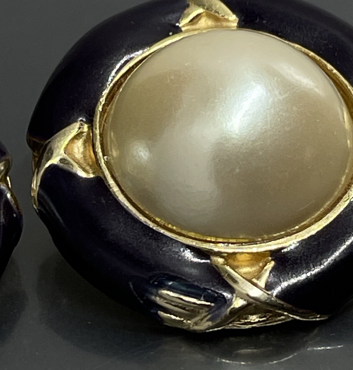 Vtg Gay Boyer Gold Tone Navy Blue Enamel Faux Pearl Large Clip On Earrings
