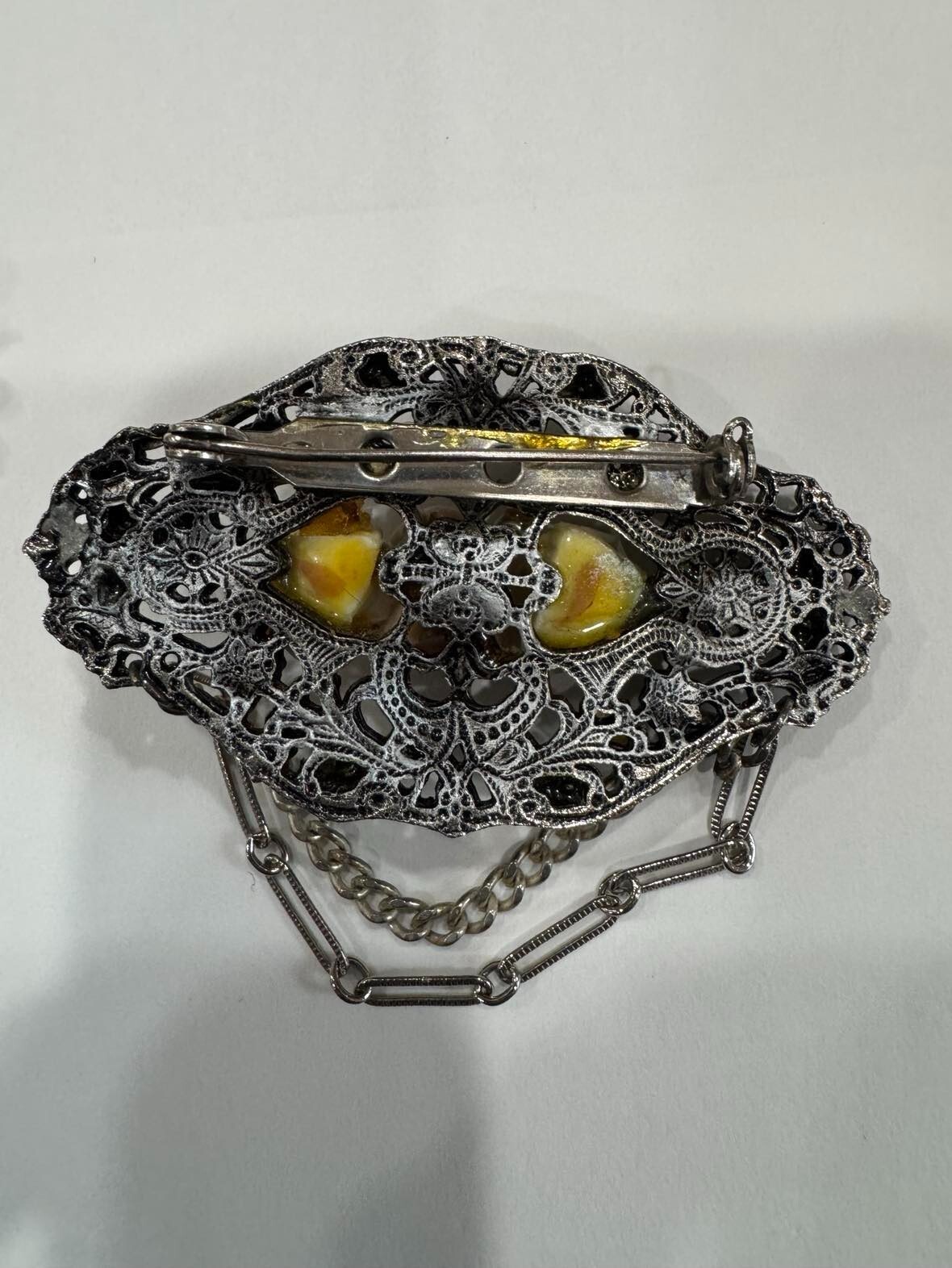 Vintage Brooch Chain & Flowers with Earrings Set – White/Pink Flowers