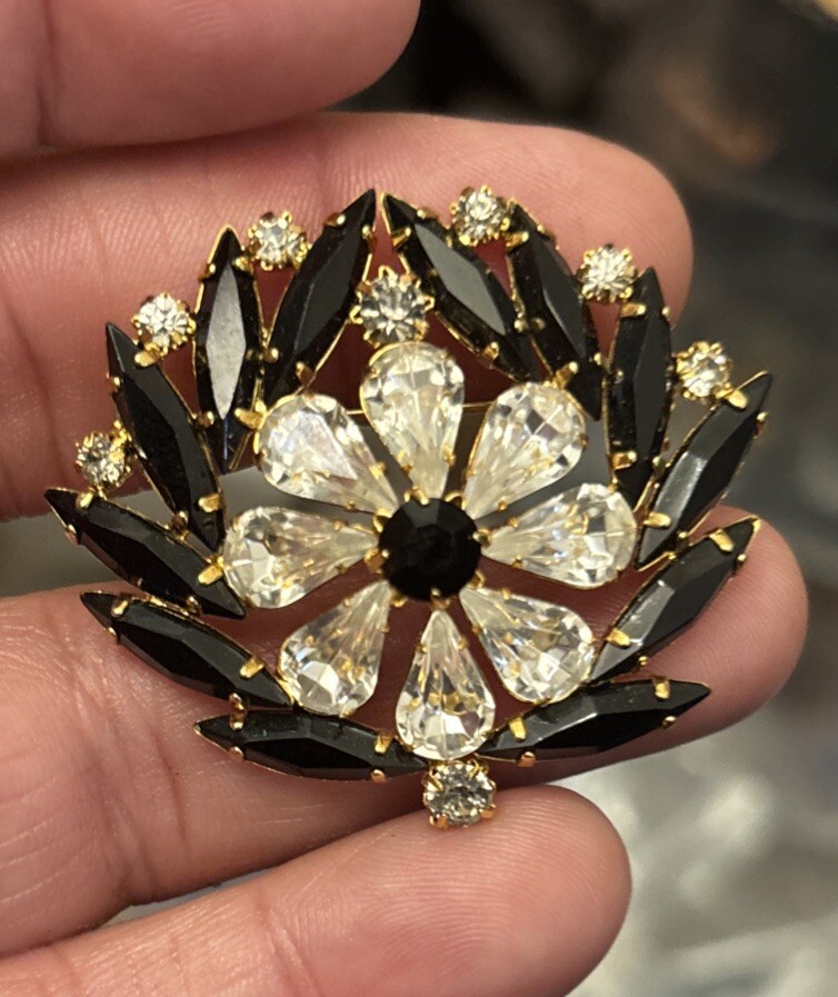 Vintage Prong Set Black Clear Rhinestone Flower Pin Brooch Gold Tone