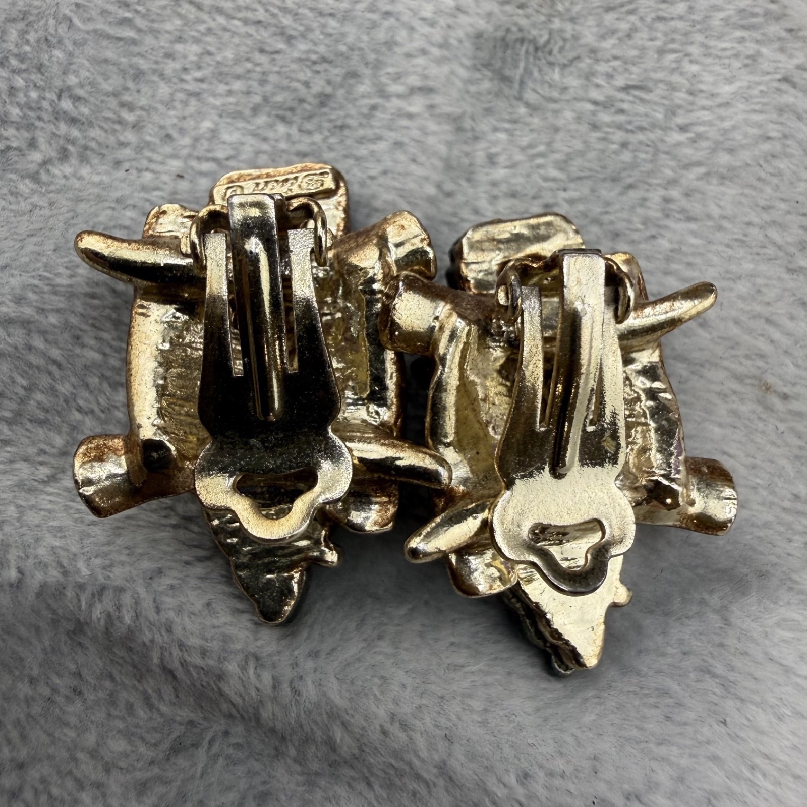 Vintage Dina Clip On Earrings Gold Tone Asian Theme