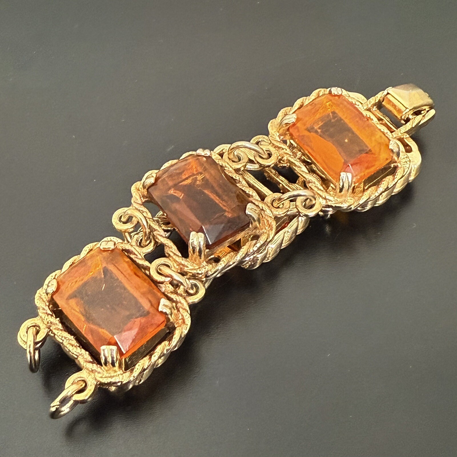 Vintage SARAH COVENTRY Wild Honey Amber Glass 7” Link Bracelet 44g.