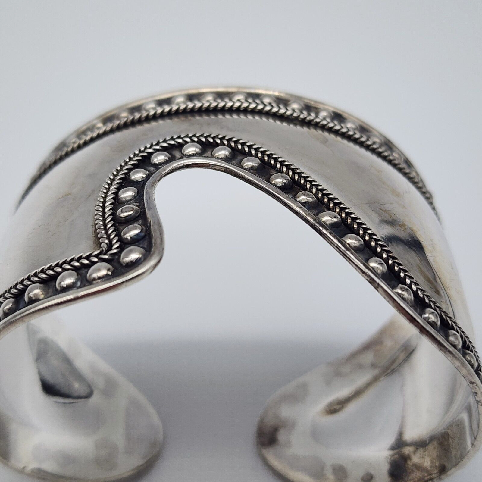DELL Bead Modernist Abstract – Sterling Silver 925 Wide Cuff Bangle – 6.8″