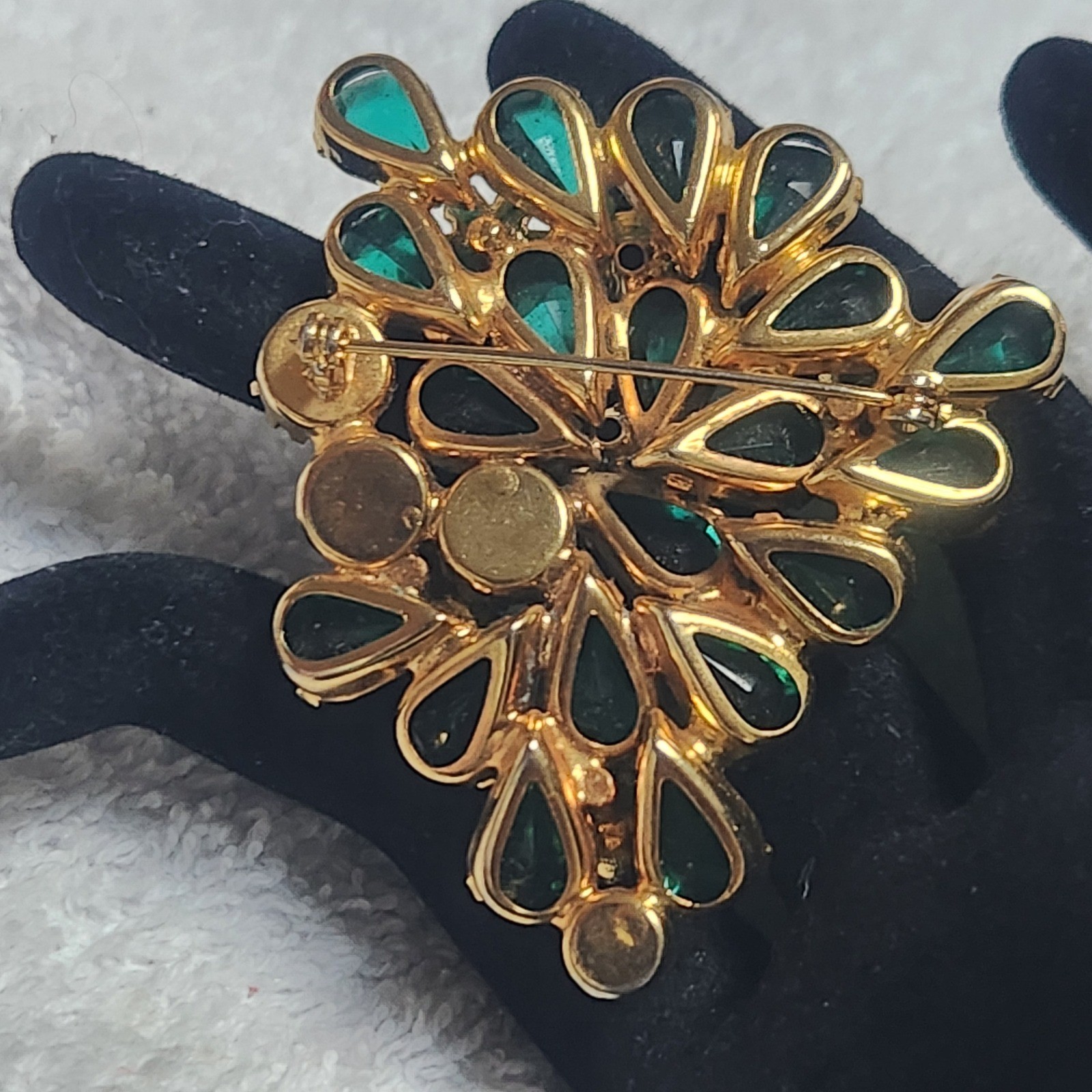 Vintage Green Rhinestone Floral Brooch Gold Tone Emerald Crystal Cluster Pin