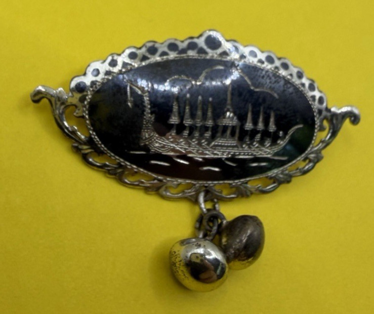 Vintage Siam Sterling Silver Sailing Ship/Boat Ornate Brooch / Pin 4.69 grams