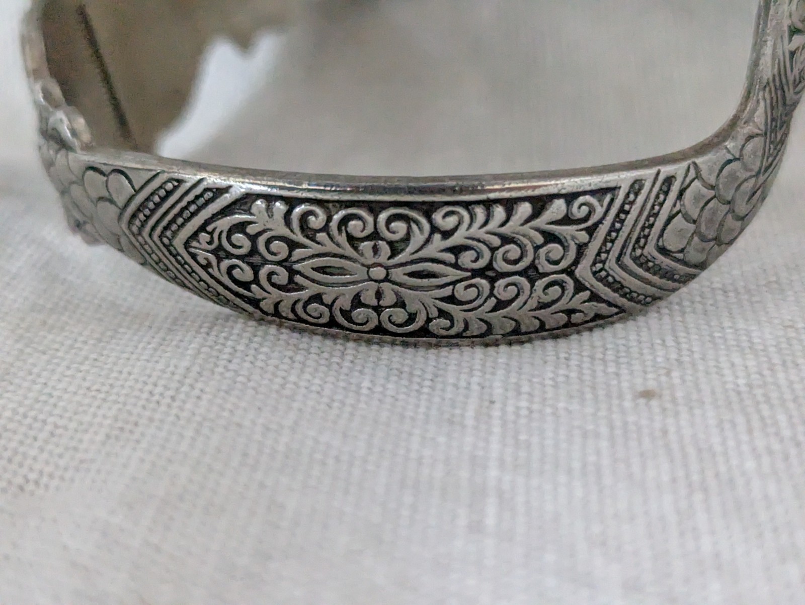 Vintage Spero Serpentine Hinged Silver Tone Bracelet