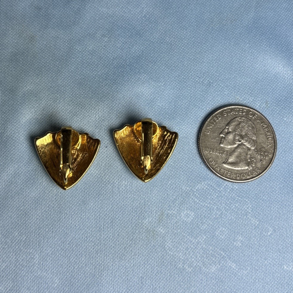 Vintage Avon Ivory And Gold Triangle Huggie Clip On Earrings
