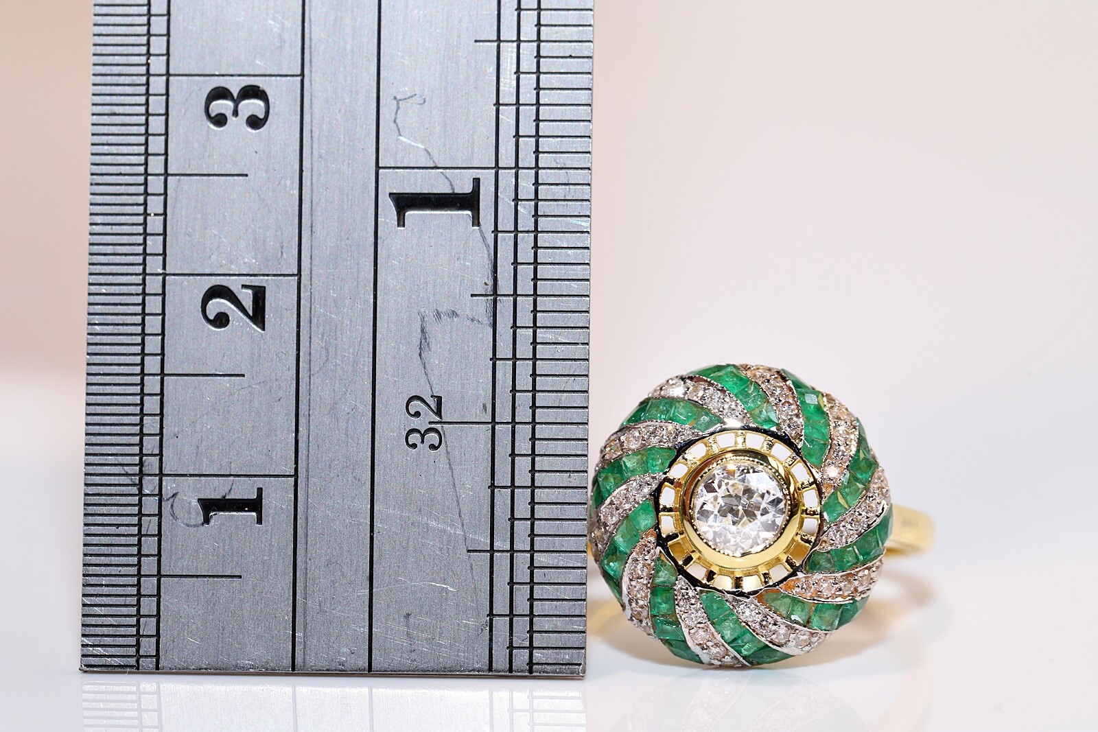 New Made 18k Gold Natural Diamond And Caliber Emerald Decorated Cocktail Ring