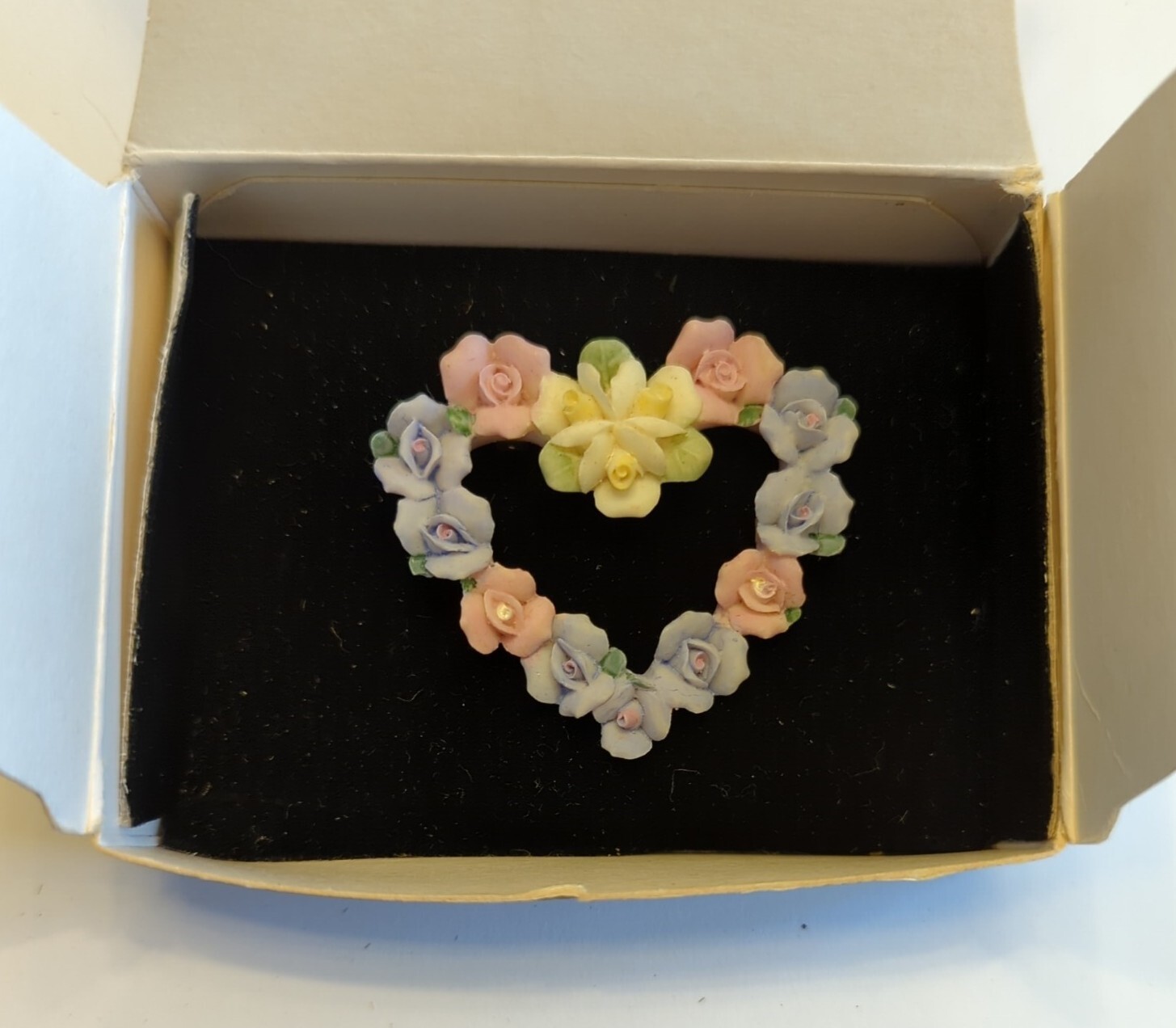 Avon Vintage Hearts and Flowers Pin Lavender Pink Yellow.