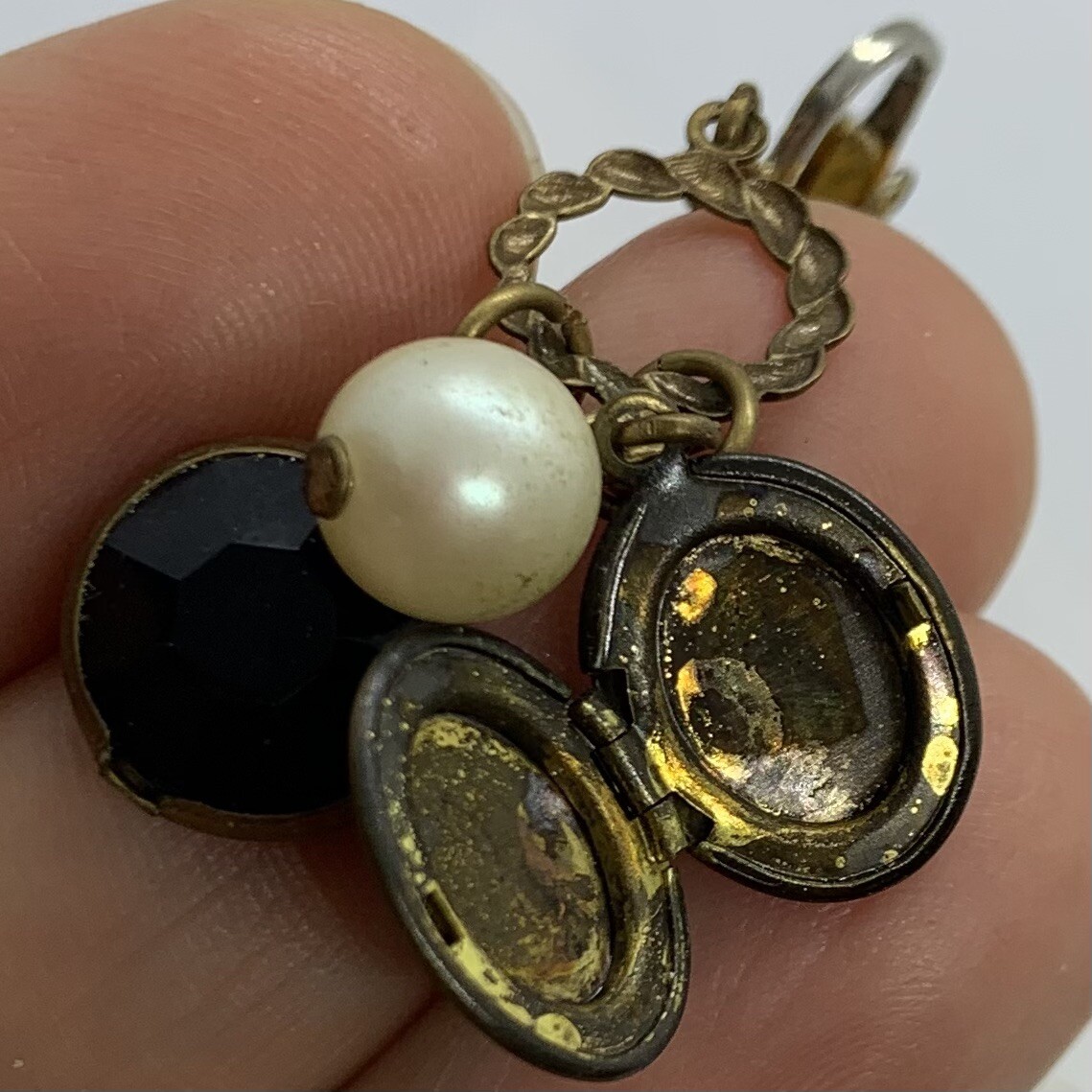 VTG ETCHED FLORAL LOCKET BRASS BEZEL CHAIN DANGLE EARRINGS CLIP-ON