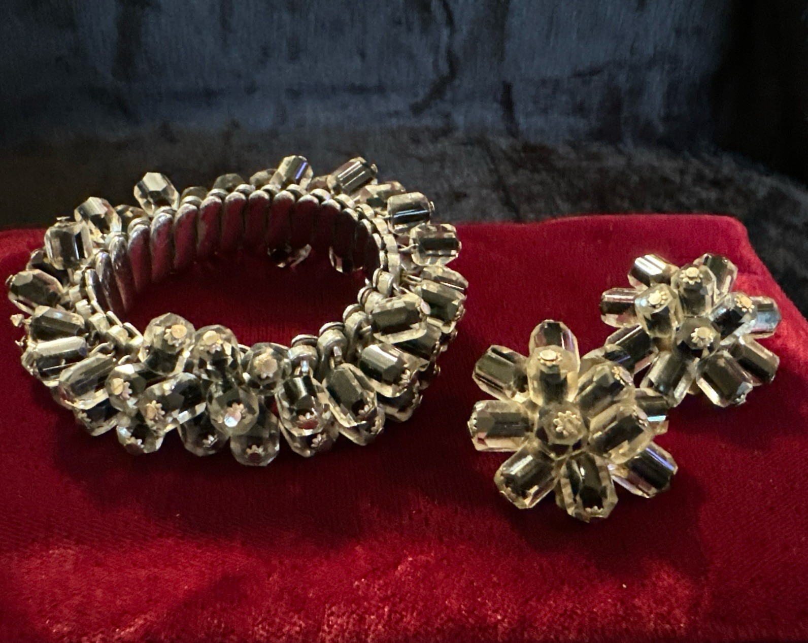 Vintage Faceted Glass Beaded Expansion Bracelet & Clip Earrings Set