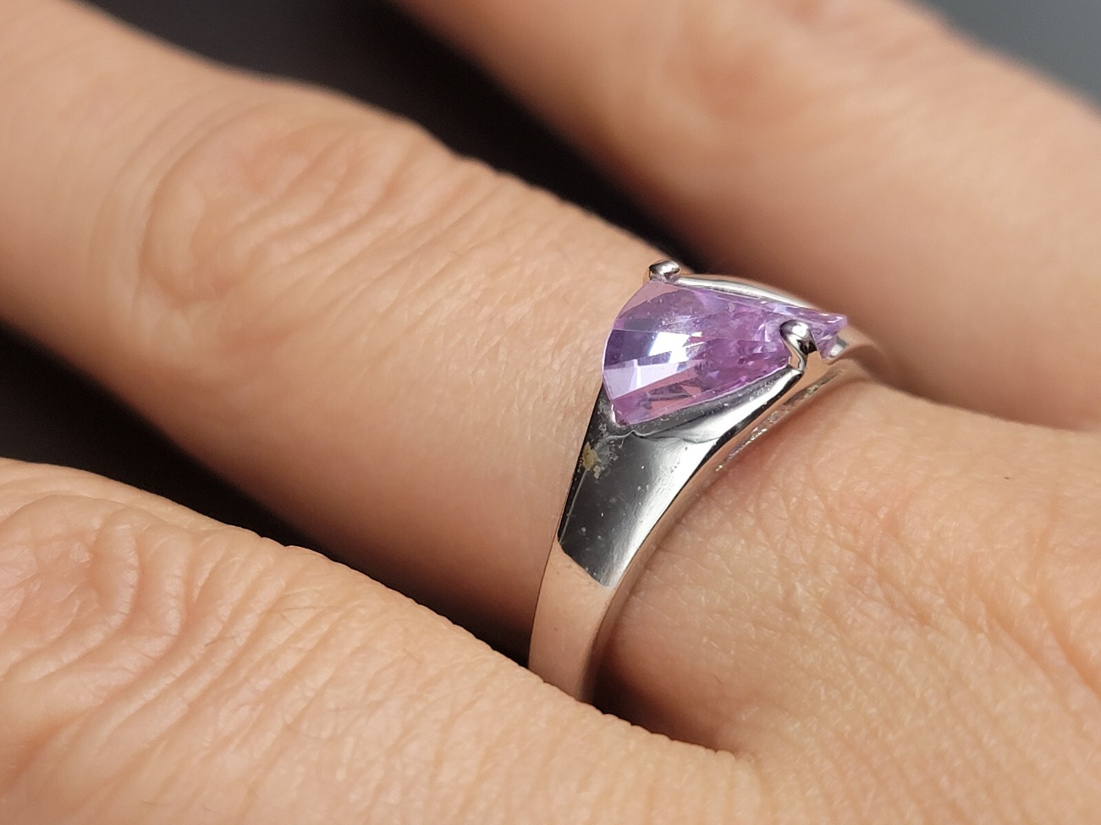 18K Gold Filled Purple Gemstone Ring Modern Statement Silver Tone Band