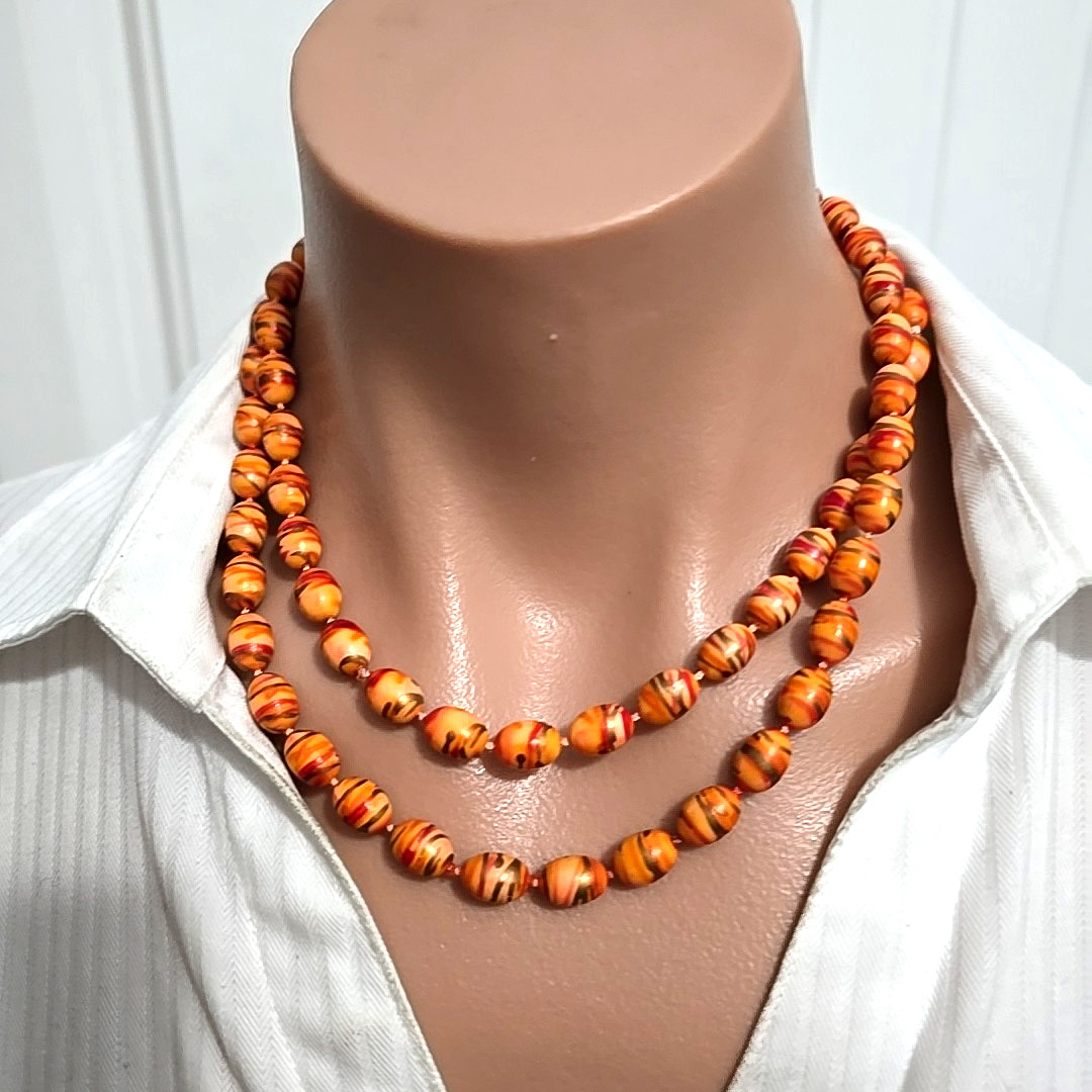Vintage 50s Lightweight Hand Painted Plastic Beads Necklace 34″ L