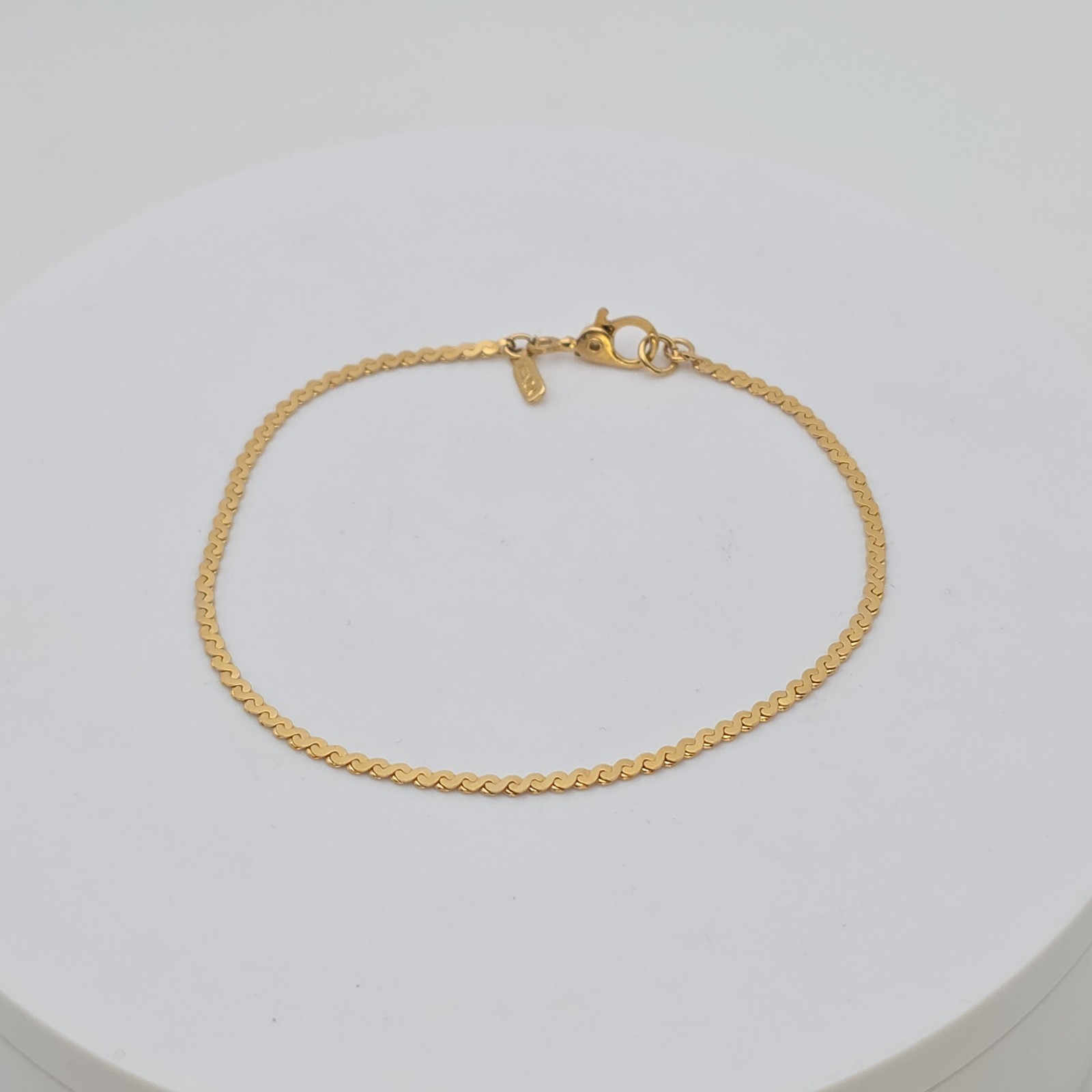 Genuine Vtg MONET Bracelet Serpentine Chain Sister Clasp Gold Plate Signed 7.25″