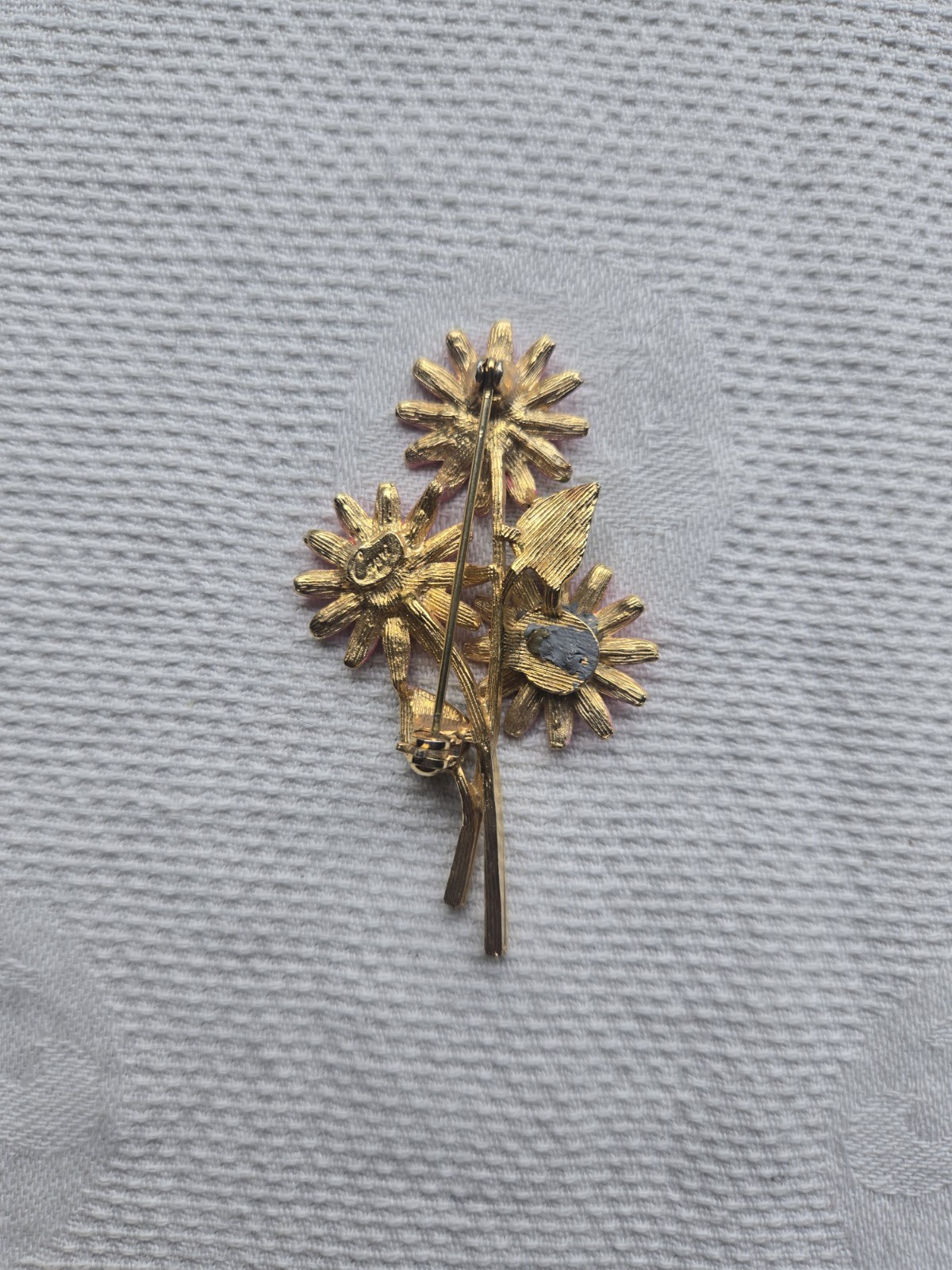 Retro Capri Pink Daisy Brooch Pin