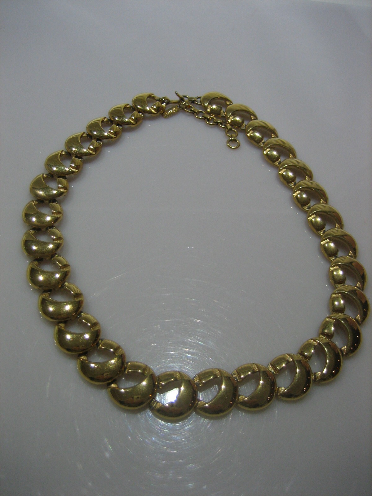MONET SIGNED GOLD TONE 15″ CHOKER HOOK CLASP NECKLACE