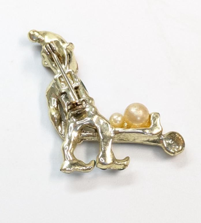 Vintage Gold Tone Leprechaun Elf Wheelbarrow Faux Pearls Green Enamel Pin 1.25″