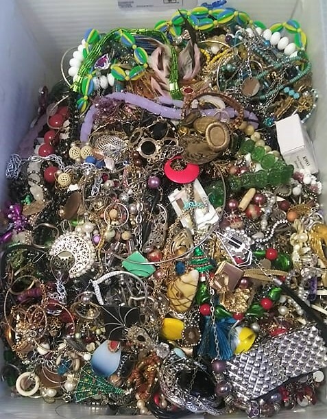 Vintage – Mod Jewelry Pieces Craft Lot Jewelry Making Parts Tangles Some Good In