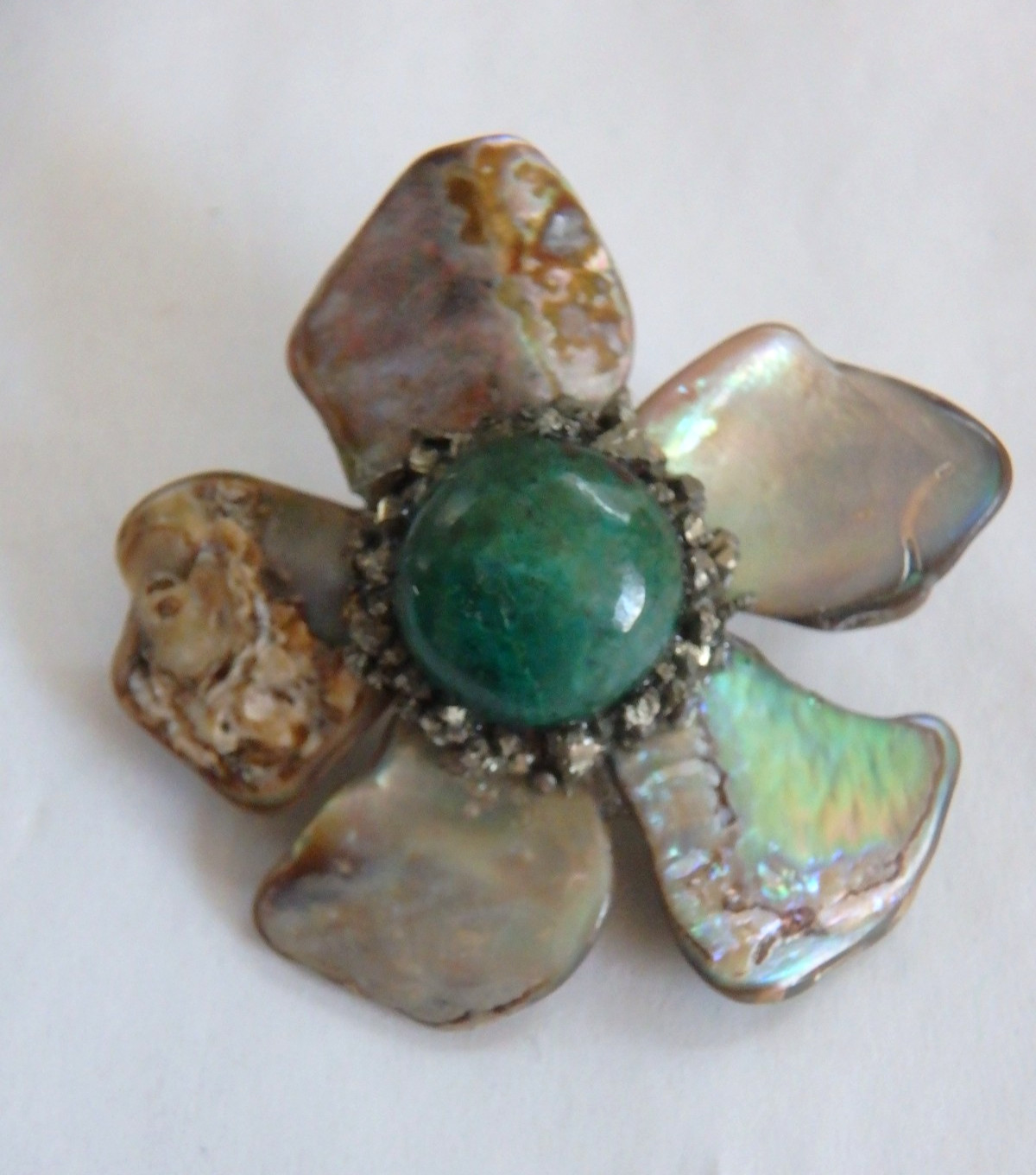 ✨ Beautiful Vintage Pin Abalone Shell with green jade center stone & Pyrite