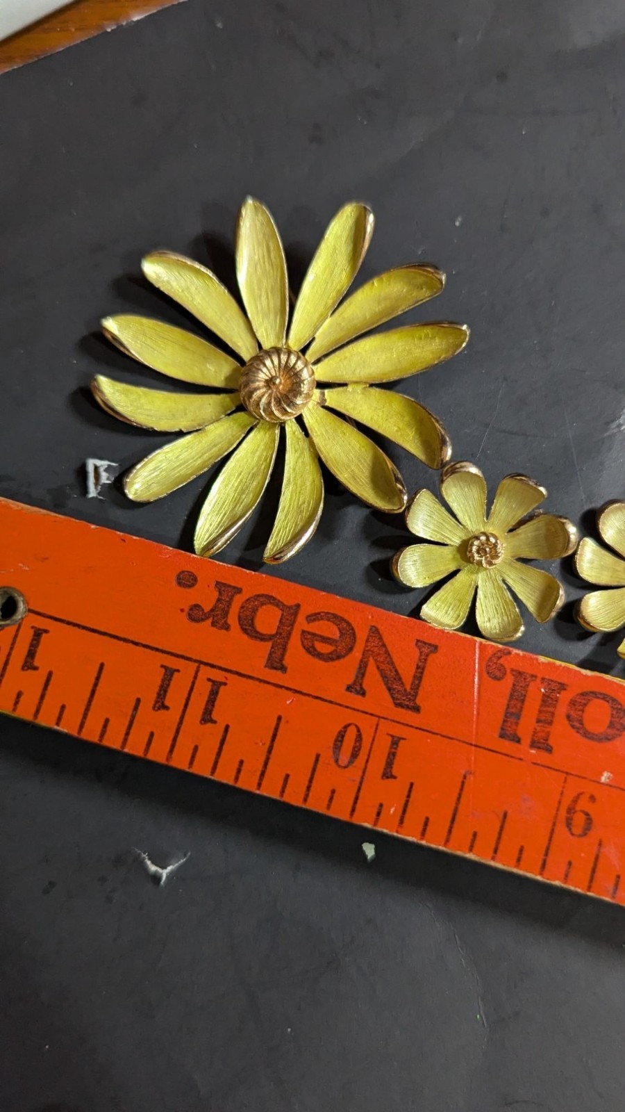 Daisy Flower power Brooch Clip On Earrings Set Enamel retro vintage