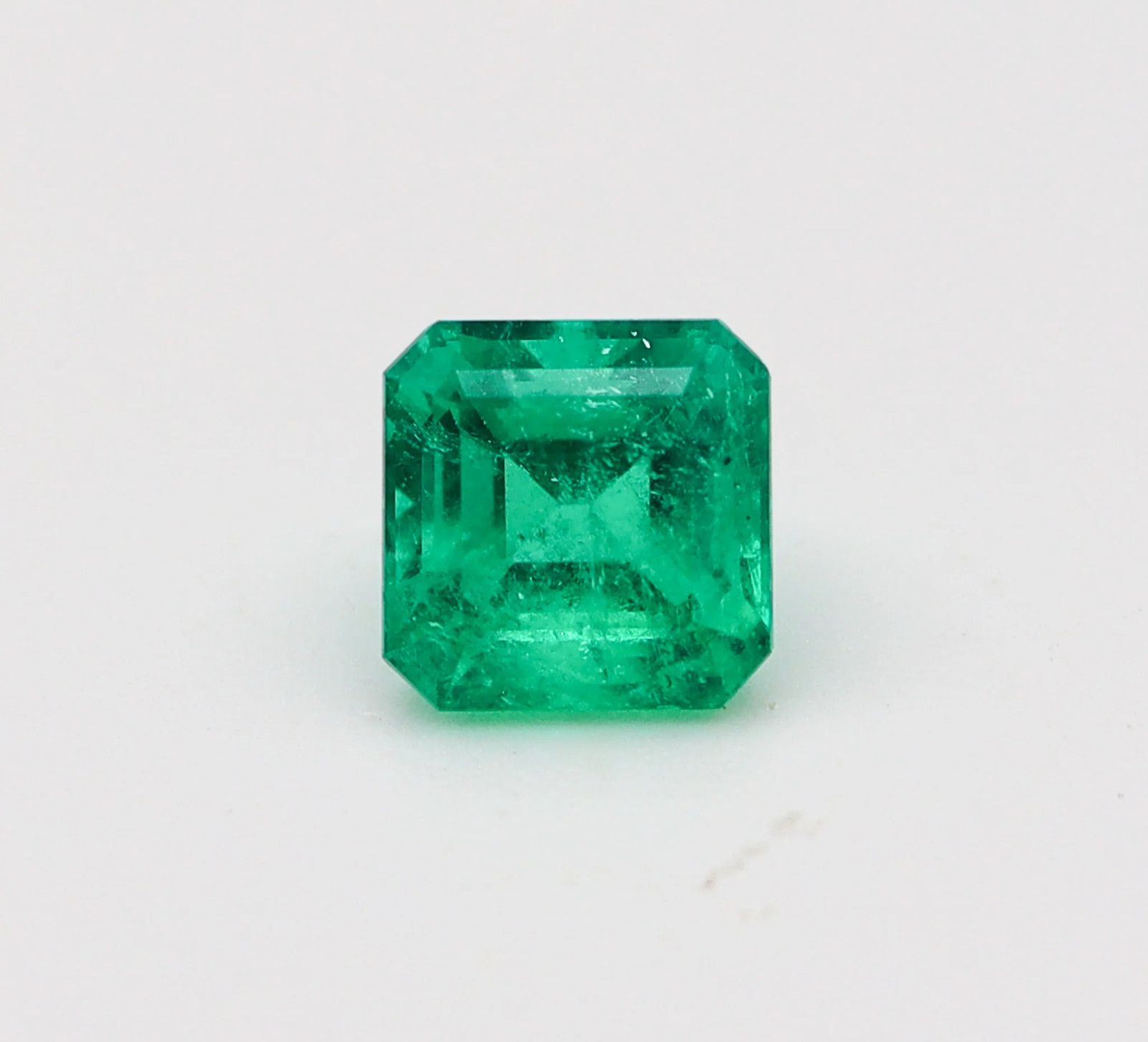 GIA CERTIFIED Colombian Emerald Square Shape Vivid Green 3.28 Carats