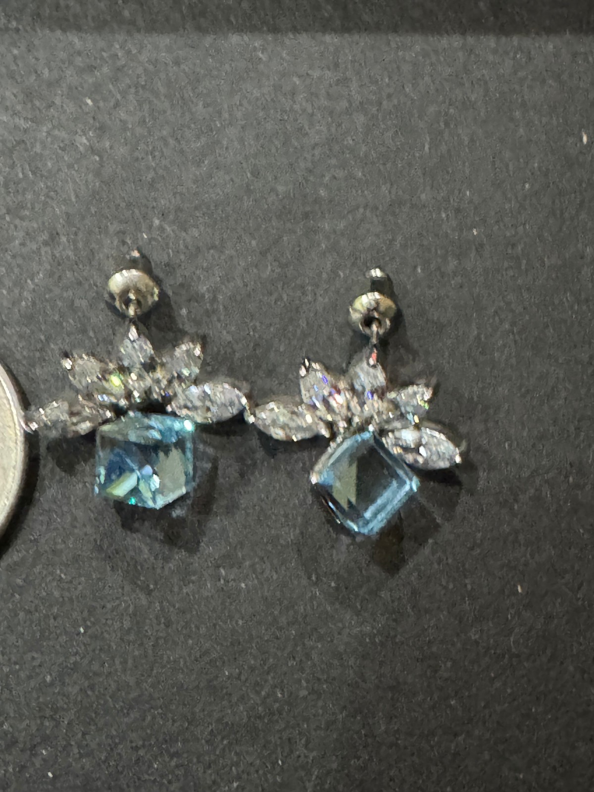 Beautiful Vintage Aquamarine Center CZ Cubic Zirconia Silver Tone Stud Earrings