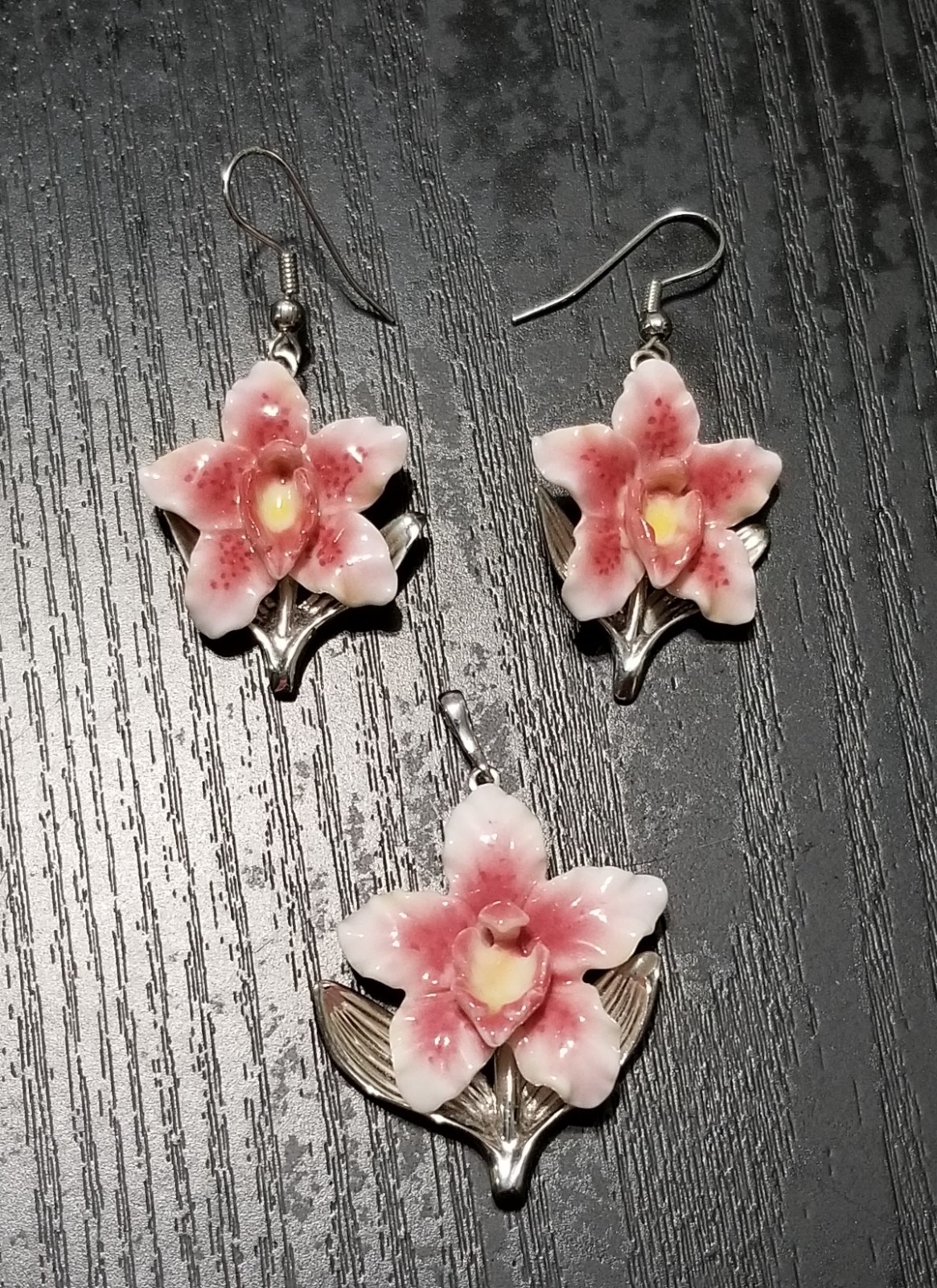 Franz Porcelain Orchid Necklace & Earrings Set – Discontinued, Signed Near Mint