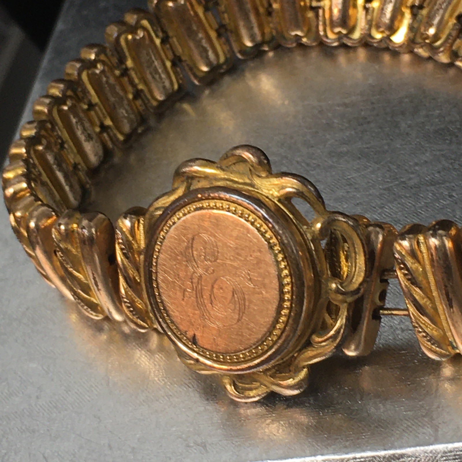 Unique Vtg Expansion Locket Sweetheart Bracelet Watch Style Face