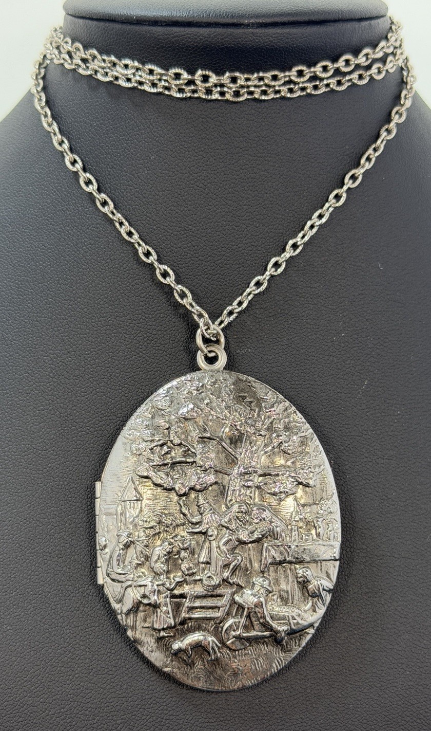 Vintage Large Oval Pastoral Scene Locket Pendant Necklace 30” Chain Silver Tone