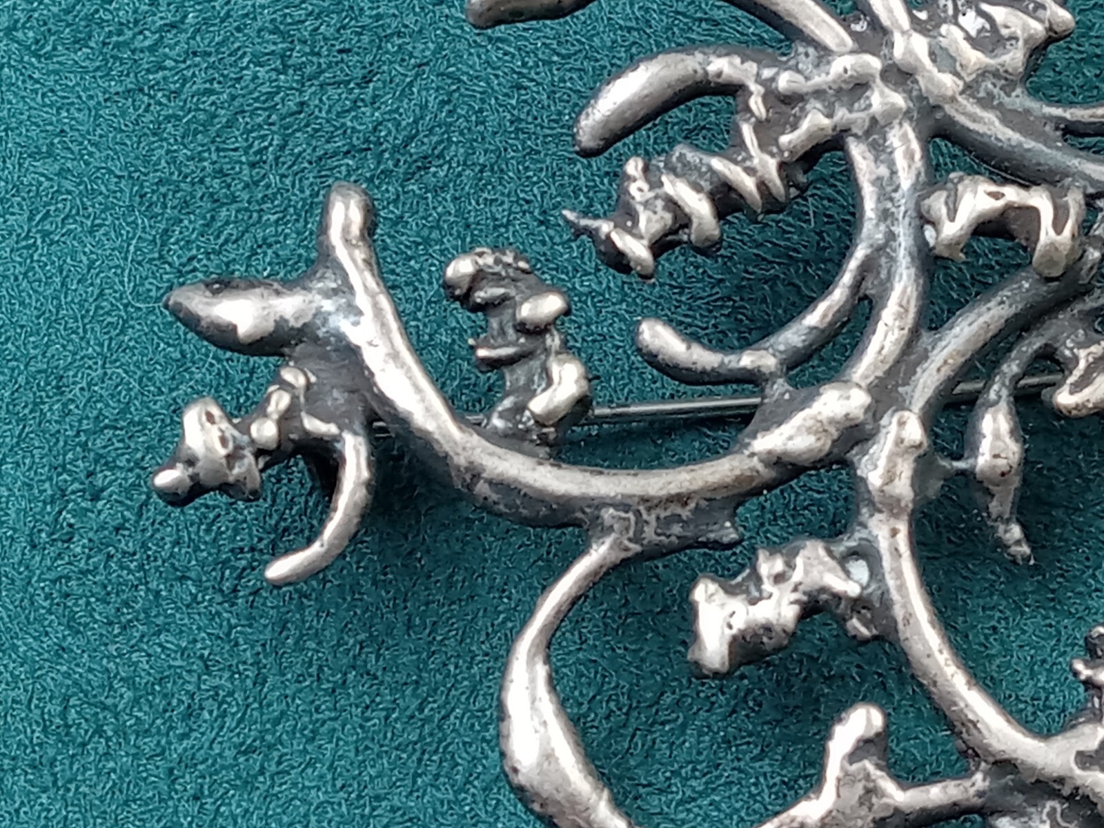 Estate find Interesting sculpture handmade Silver Pin: 2.5″ x 2″ & 15 grams