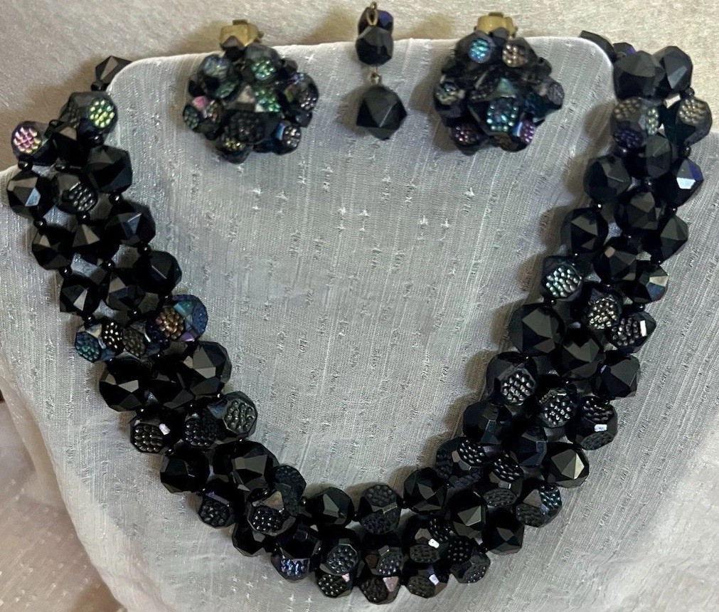 Vintage Fashion Beaded Necklace & Matching Clip-On Earrings Jewelry Set