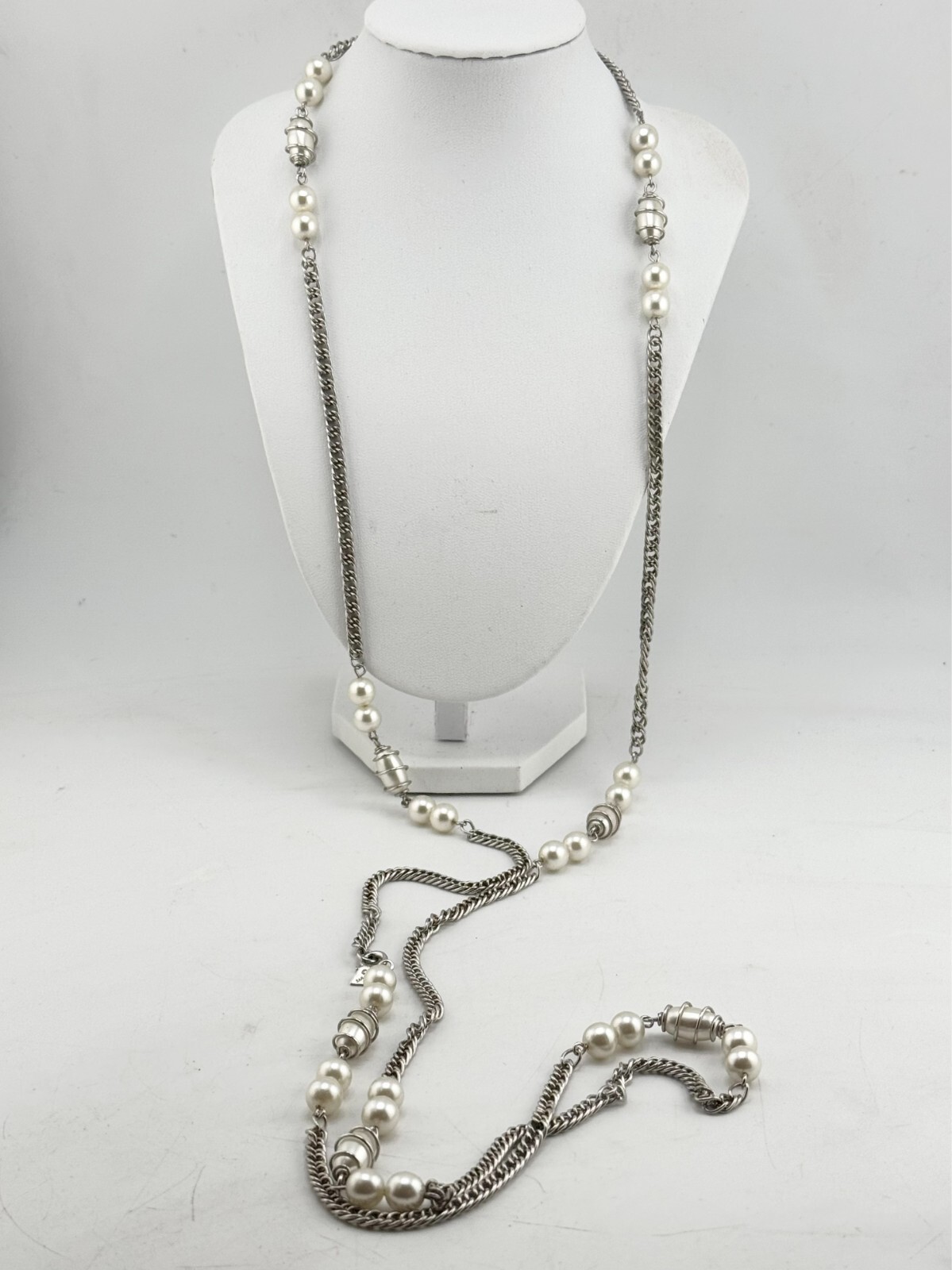 Vintage Sarah Coventry silver tone wire wrapped faux pearl necklace