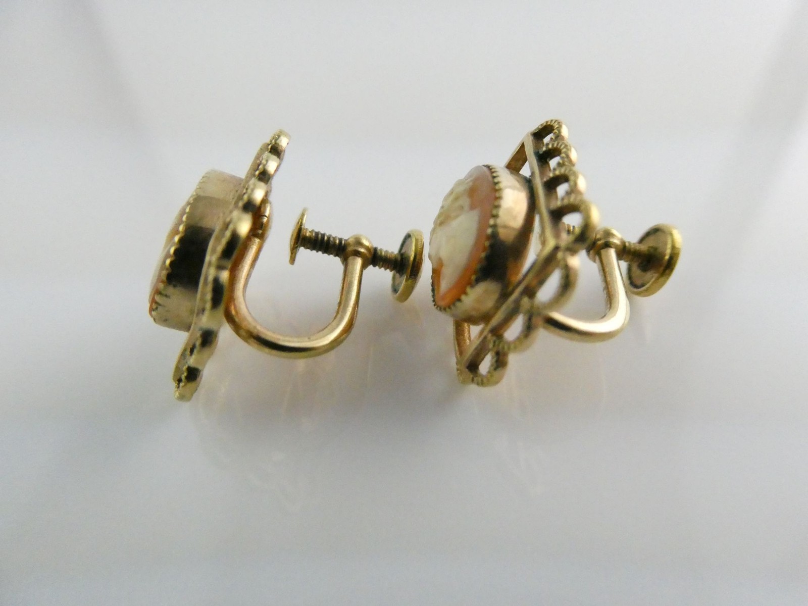 Vintage AmCo 14k Gold Fill Metal and Shell Cameo Screwback Earrings Man Woman