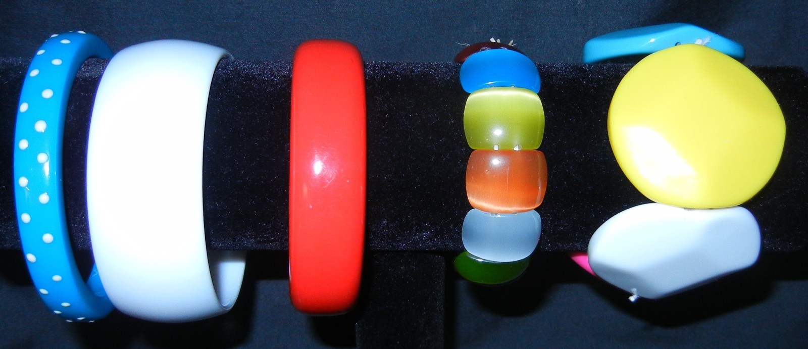 5 Vintage Plastic Acrylic, Glass Mod Bangle and Stretch Bracelets-Nice Wearable