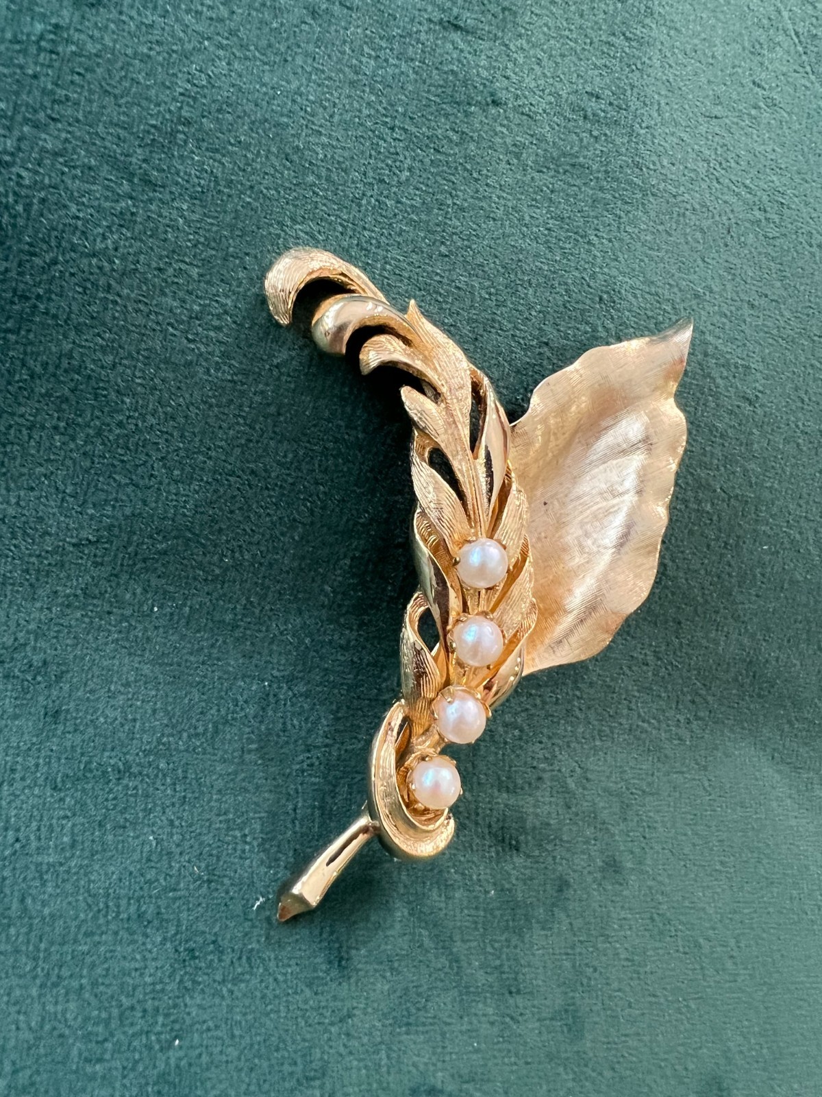 Vintage Brooks May Gold Tone Pearl Floral Brooch Leaf Pin Mid Century Signed