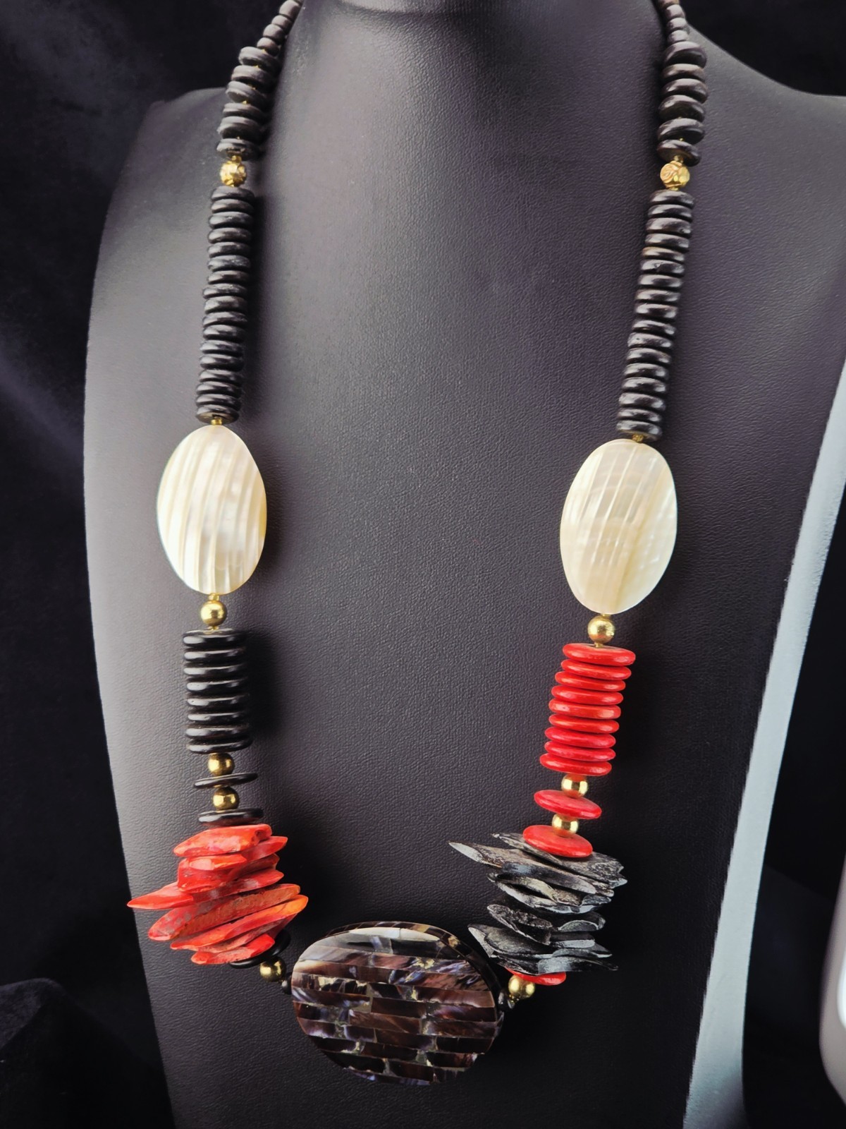 Vintage 25” Boho Coconut Shell Necklace Red & Black Chunky Shell Mosaic Artisan
