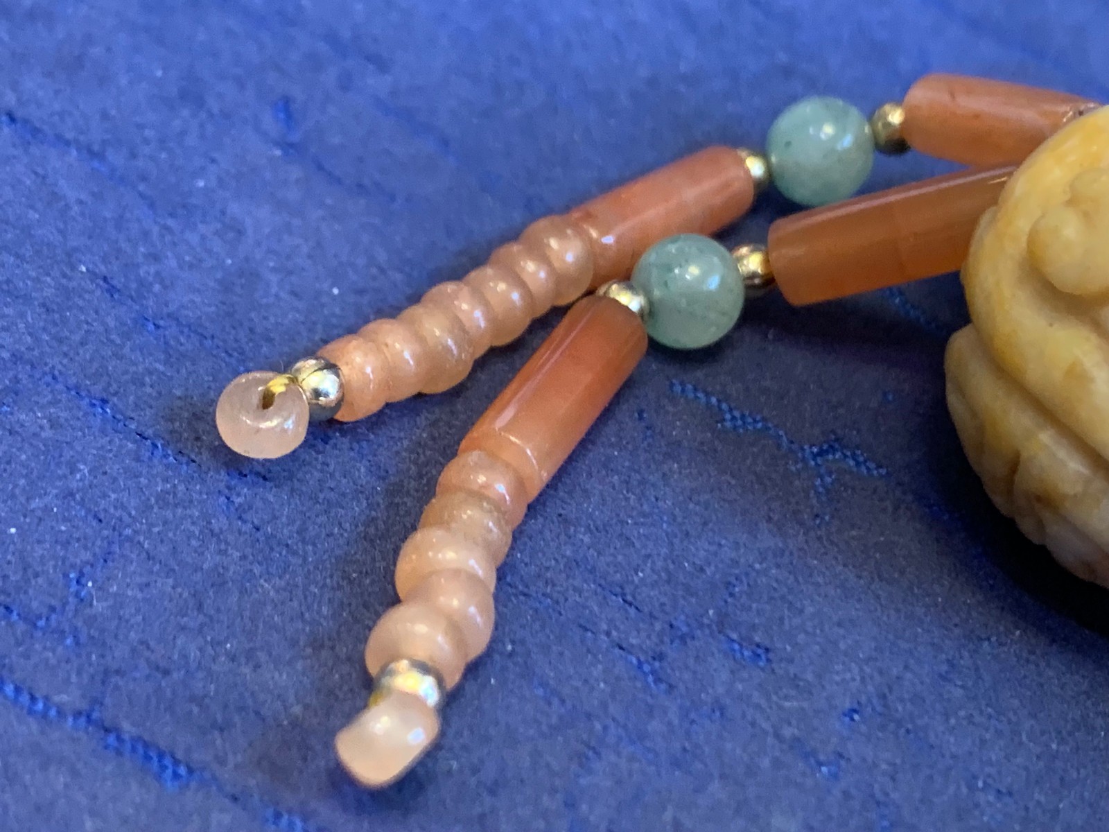 Vtg Jade Tigers Eye Necklace 23″ Fashion Jewelry Carved Pendant Hook Clasp