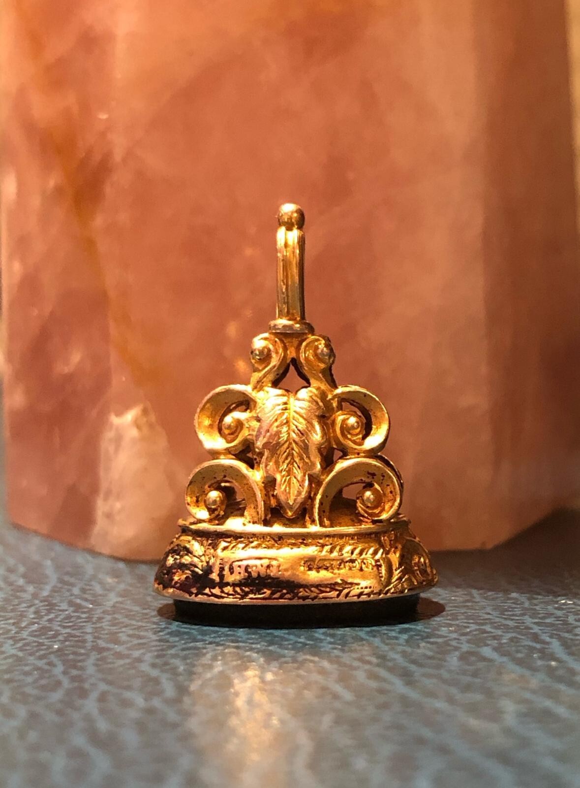 Elegant 1913 Birmingham 9 Karat gold Antique Fob Seal Pendant with Onyx Stone