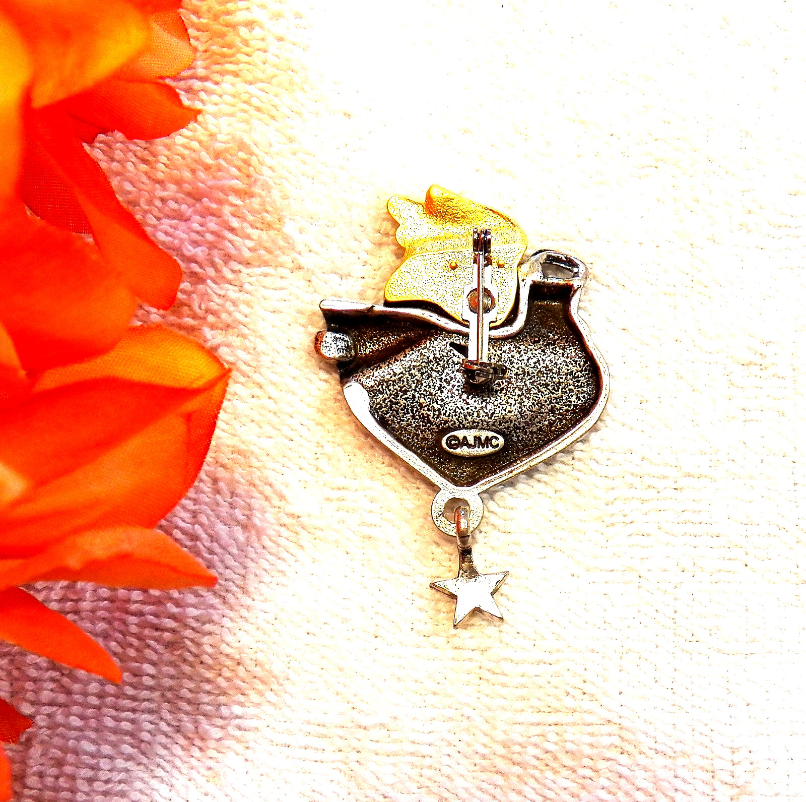 CLASSIC PIN BROOCH GUARDIAN ANGEL ALWAYS ON DUTY HEART LOVE AJMC SILVER TONE M4