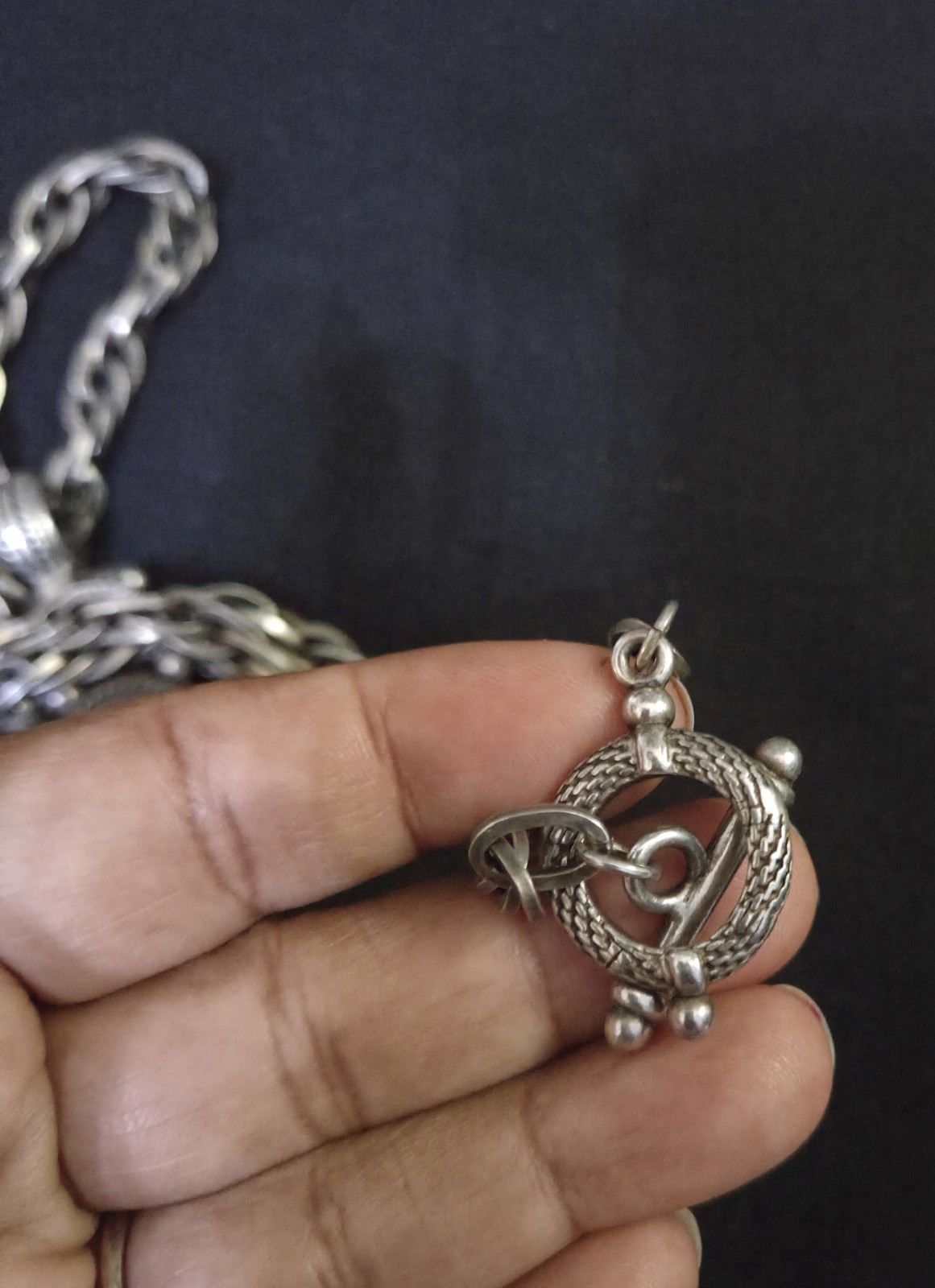 Vtg Silver Tone 20″ Necklace With 2.25″ Pendant