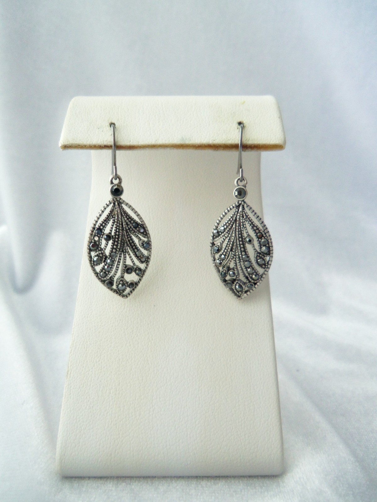 Vintage Marcasite Rhinestone Silvertone Openwork Filigree Dangle Pierced Earring