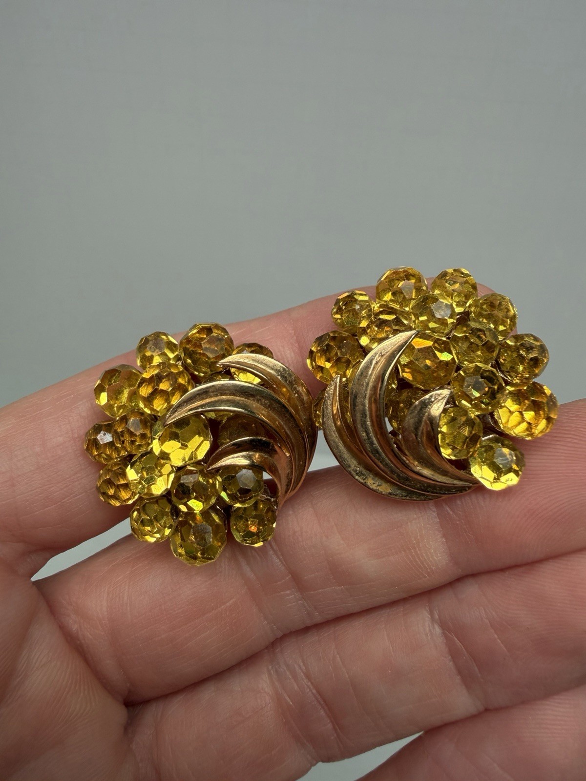 Vintage Crown Trifari Briolette Yellow Faceted Glass Clip On Earrings