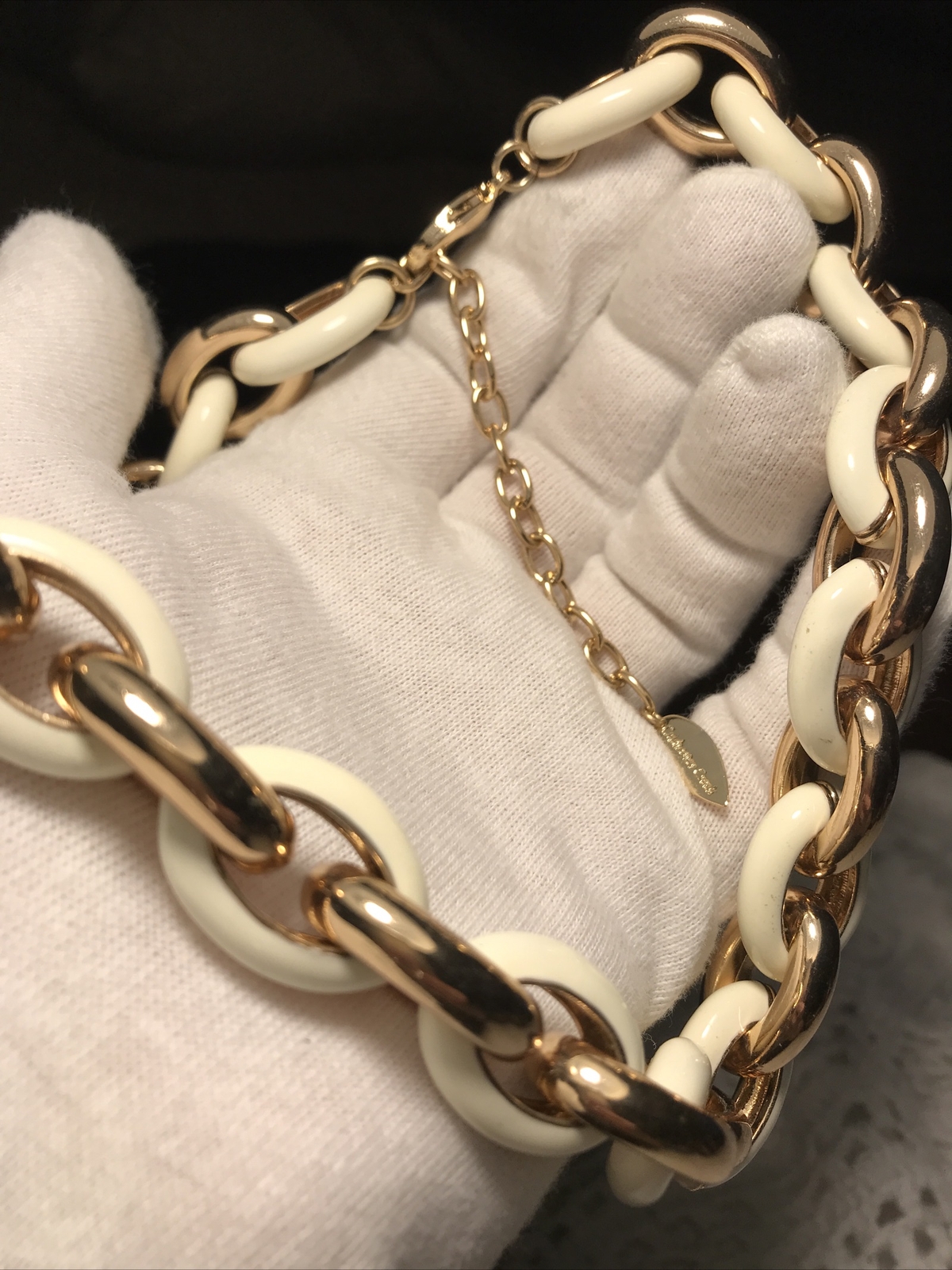 Signed COLDWATER CREEK VTG Style Gold Tone Chain Cream Enamel Necklace 18-21”