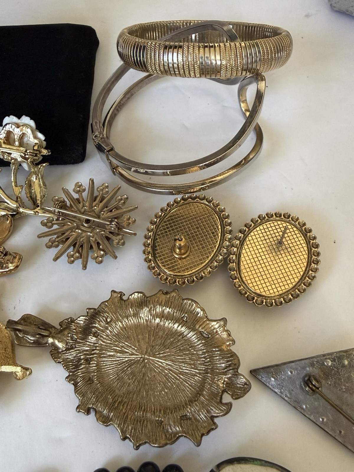 Vintage 30 Pc Costume Jewelry Lot Earrings Bracelet Brooches Rhinestone