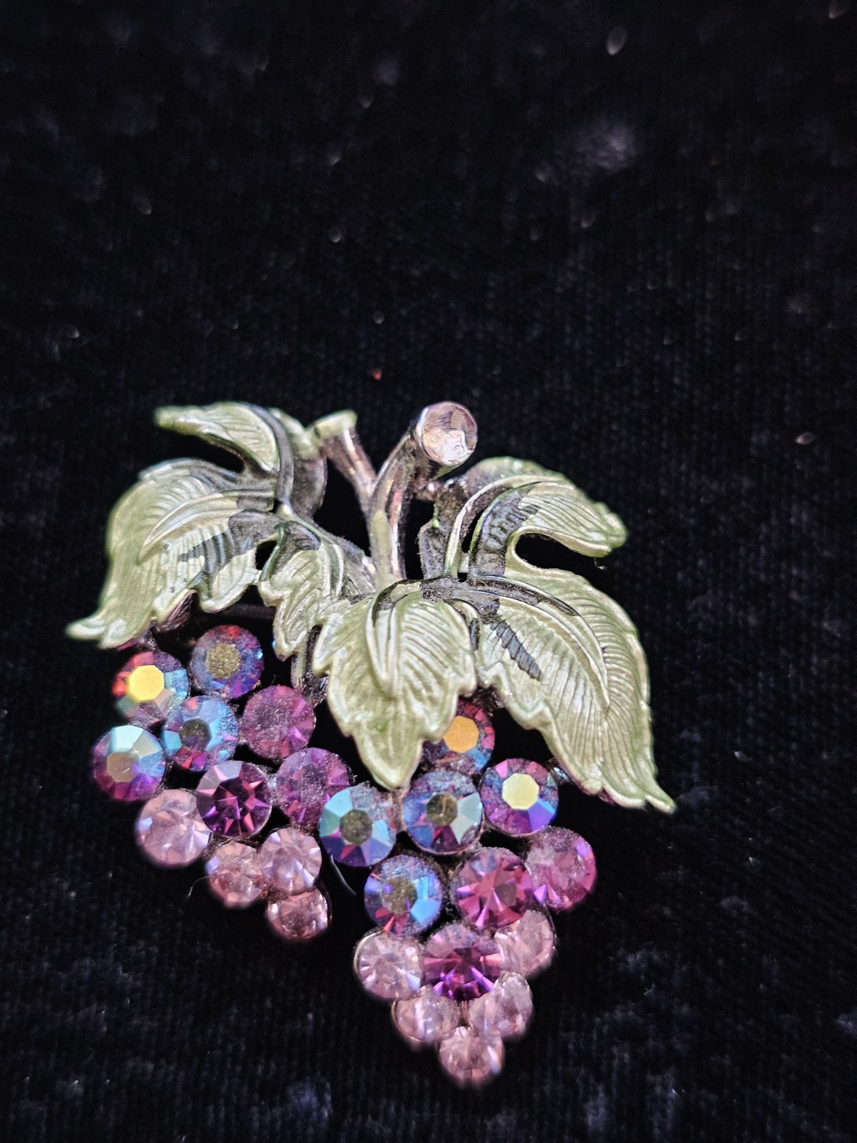 Vtg Brooch Grapes Vine Bunch Cluster Purple AB Rhinestone Enamel Silvertone