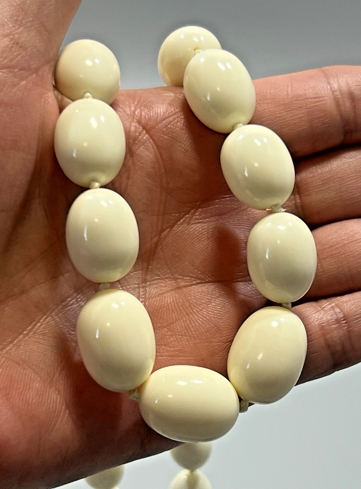 VTG 1960s Trifari Graduated Off White Ivory Oval Beads Knotted Necklace 30″ Long