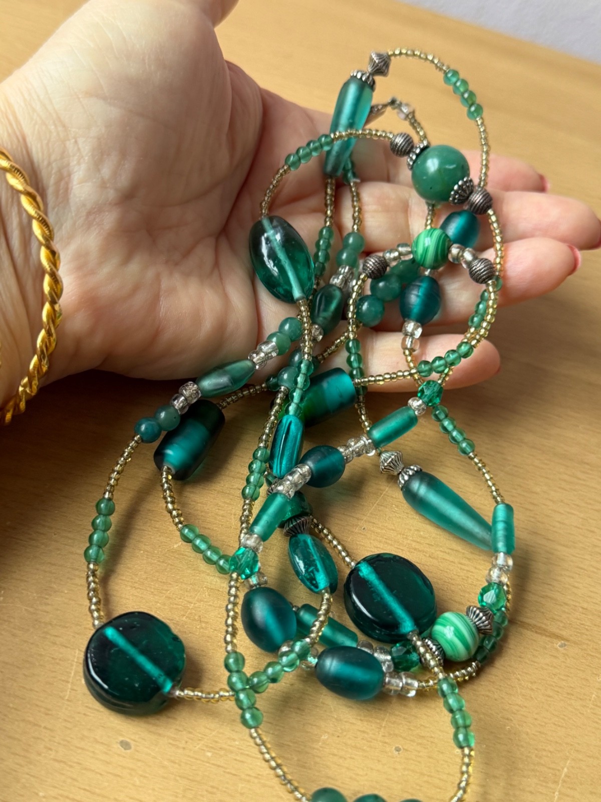 VINTAGE VIVID EMERALD GREEN COLOR MULTISHAPE GLASS BEADS LONG STATEMENT NECKLACE
