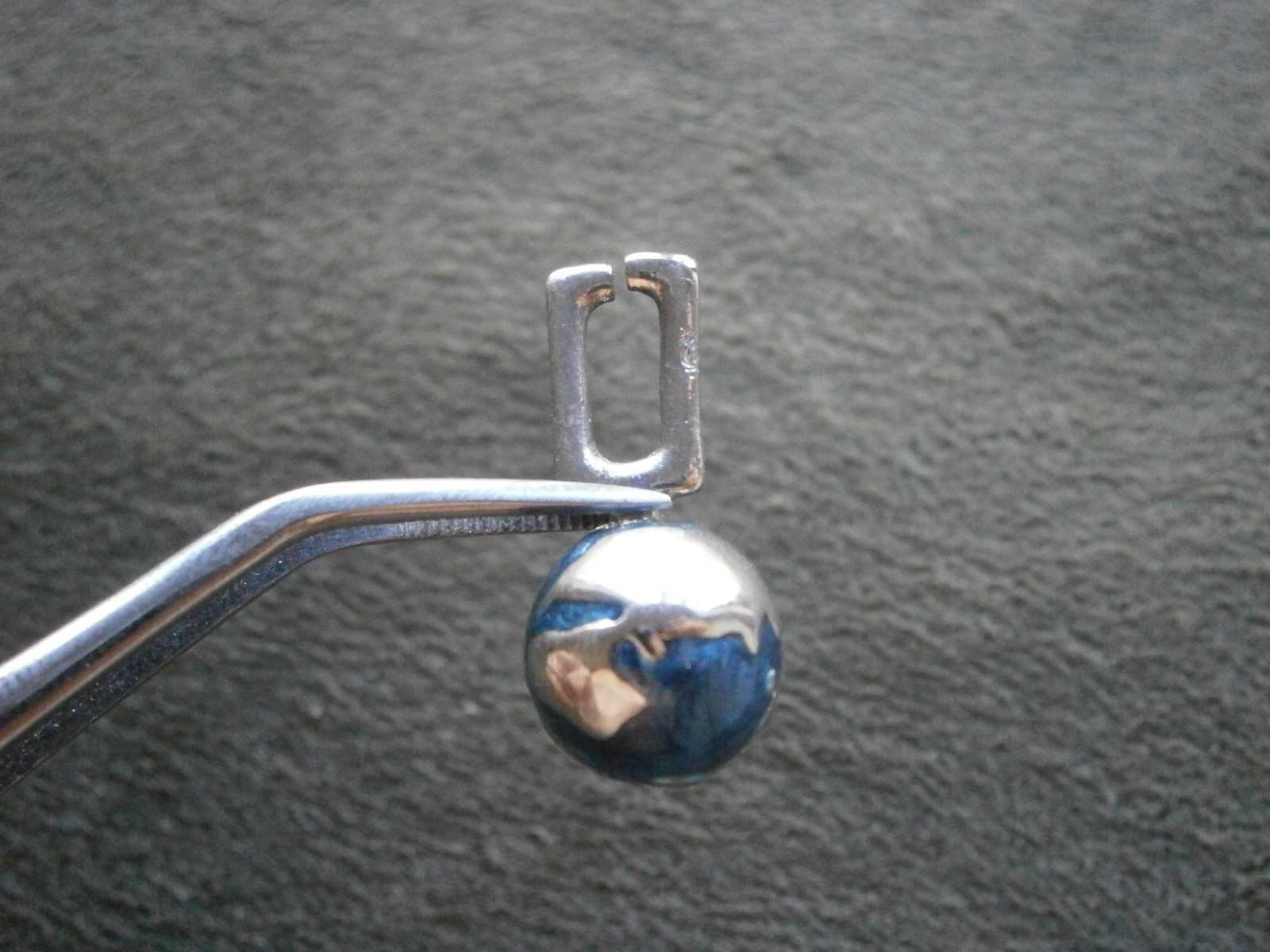 Globe Earth Vintage Silvertone & Enamel Bracelet Charm Pendant 6.7g ~ Large Bail